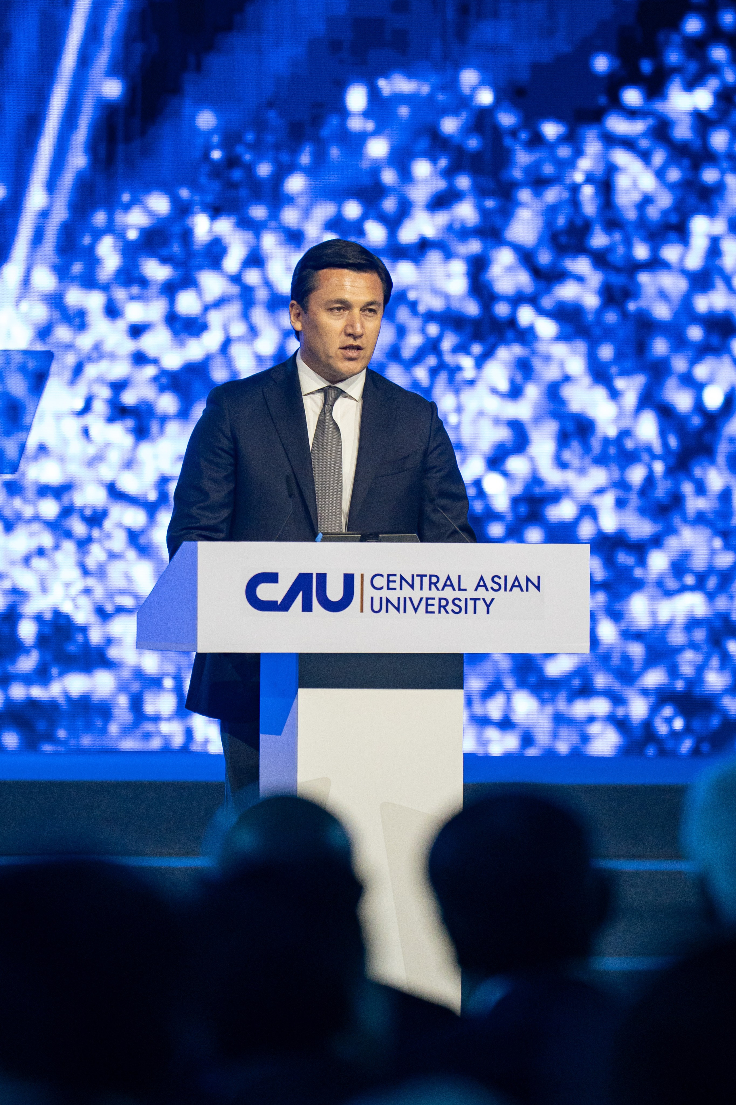 Как Central Asian University провёл одну из самых ярких выпускных церемоний. Георгий Намазов | Фотограф в Ташкенте