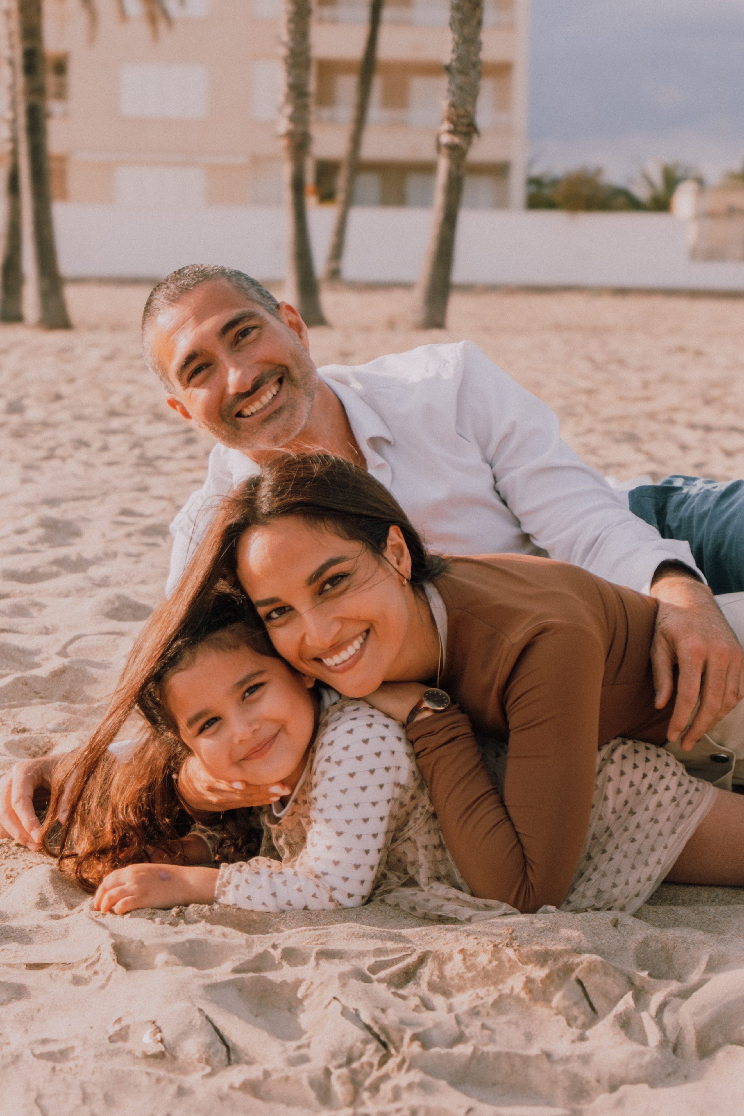 Sesión familiar en la playa. Fotografía profesional en Calafell - Elena Medvedeva