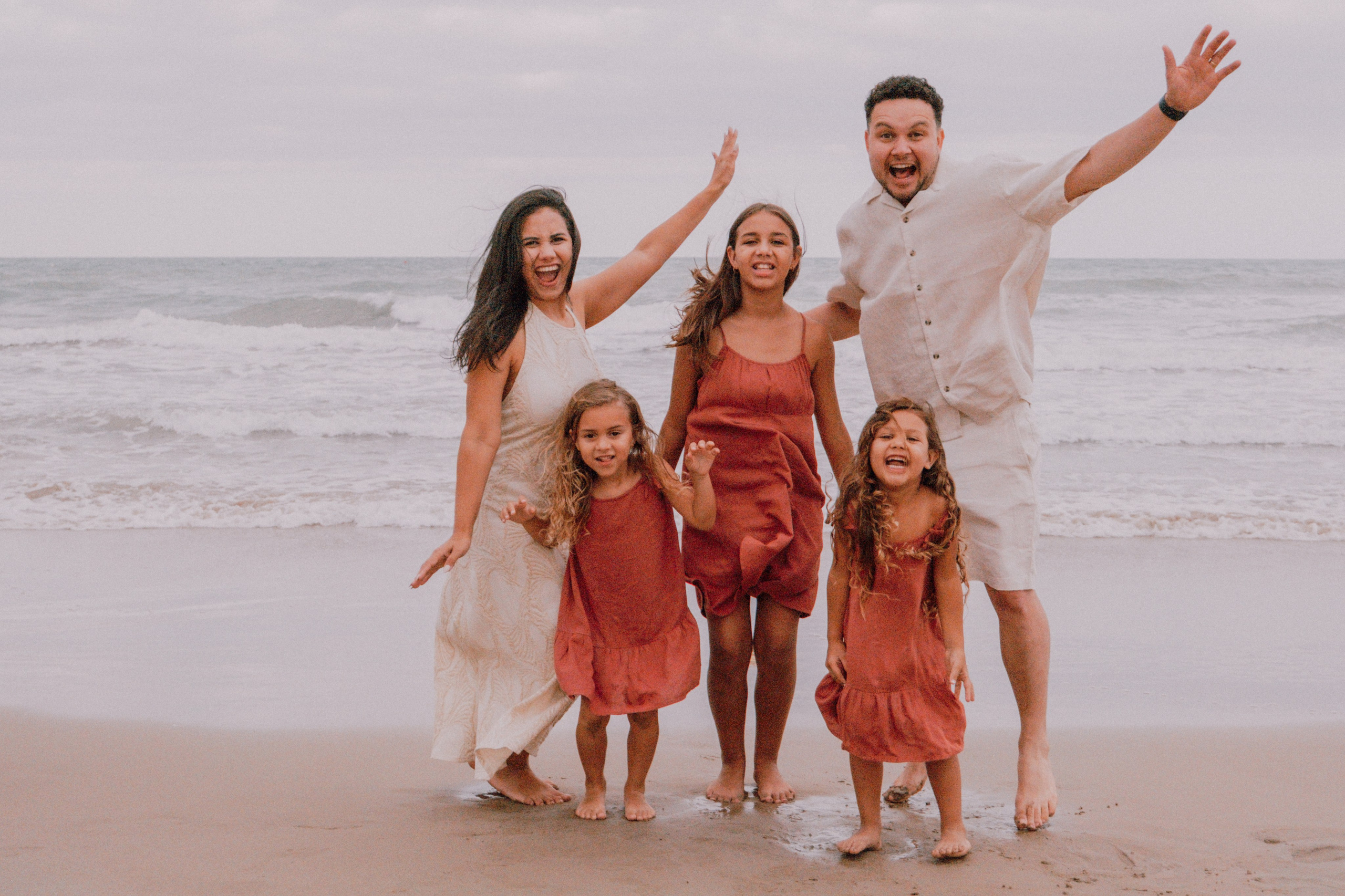 Семейная фотосессия на пляже. Профессиональная фотосъемка в Калафелле — Елена Медведева