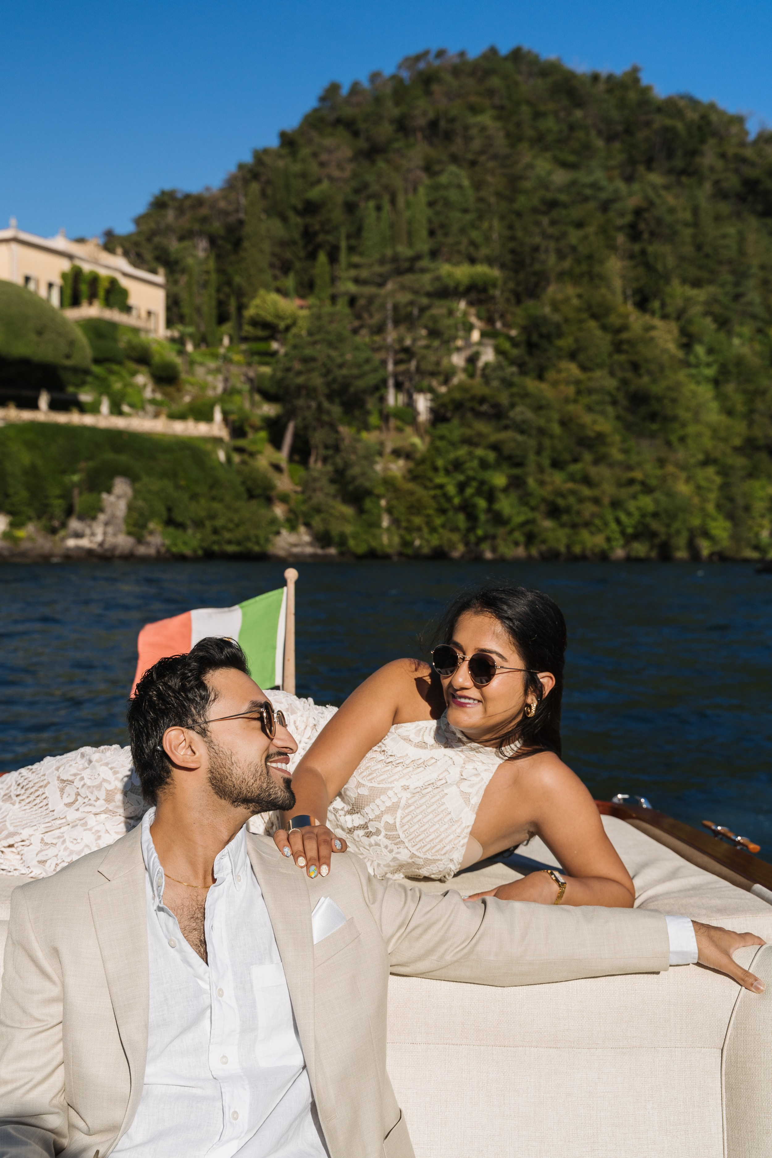 Boat Tour Anniversary in Lake Como. Proposal Photographer in Lake Como