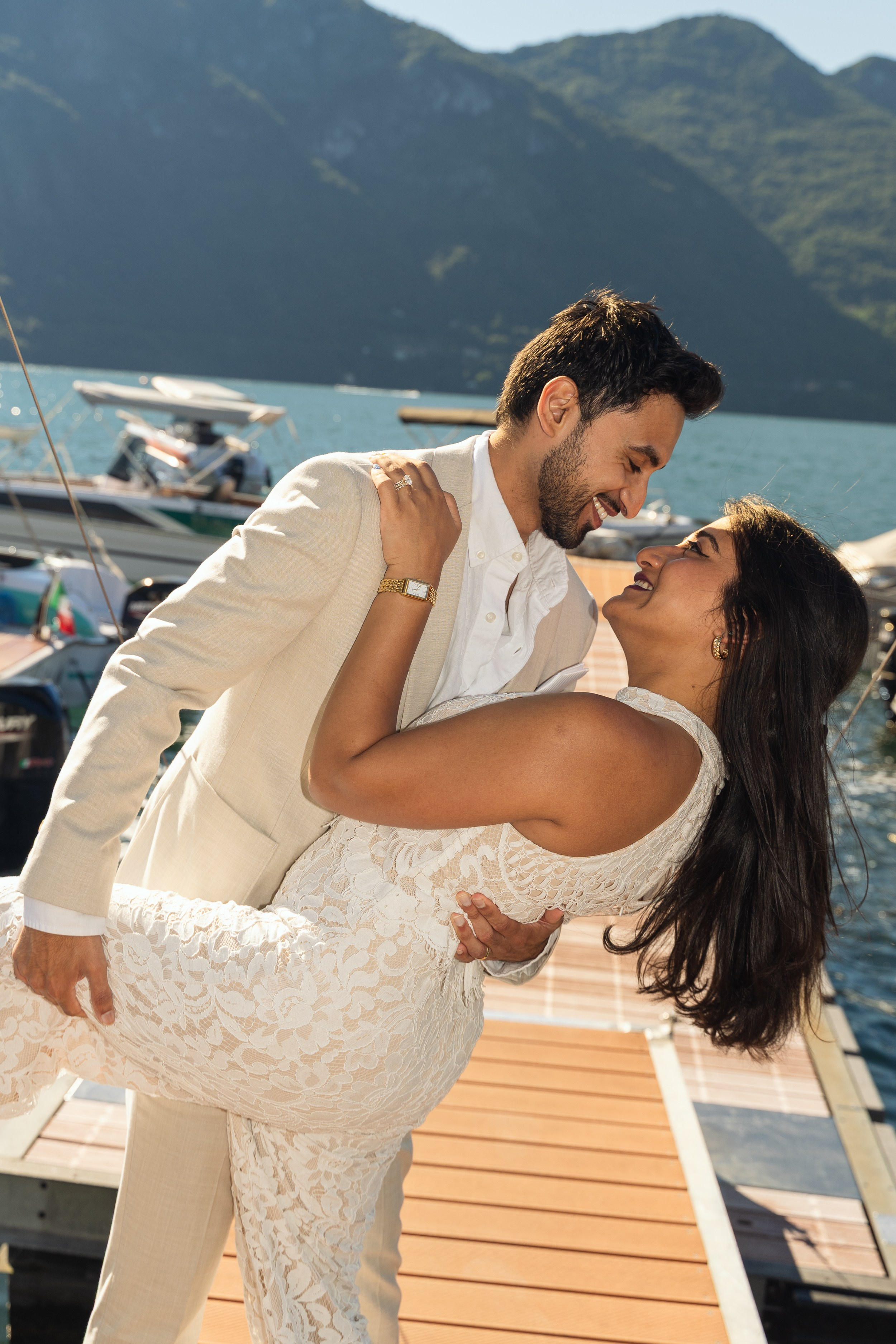 Boat Tour Anniversary in Lake Como. Proposal Photographer in Lake Como