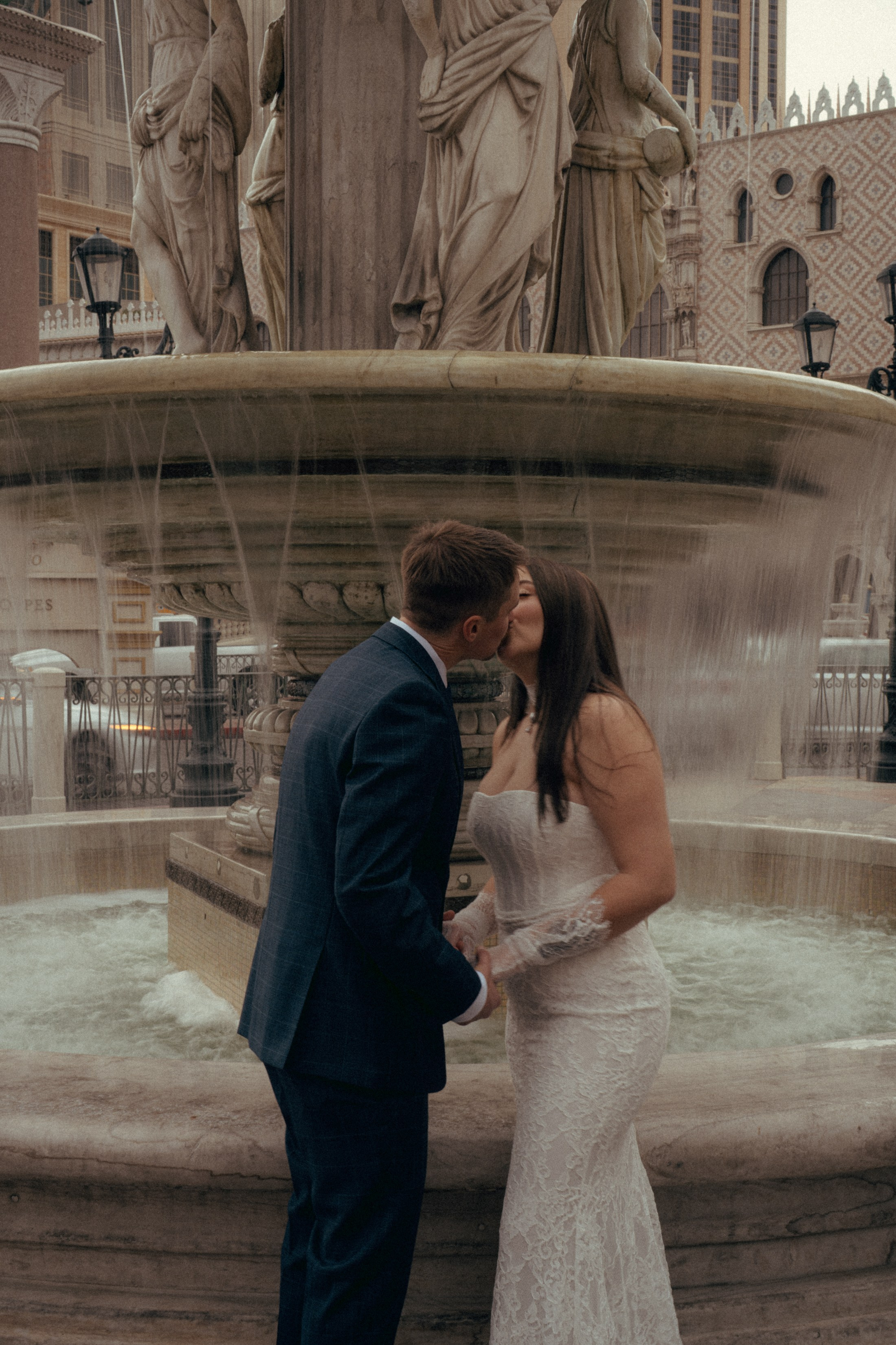 Madeline&Jack. Wedding & elopement photographer Viktoriya Kravtsov. Las Vegas
