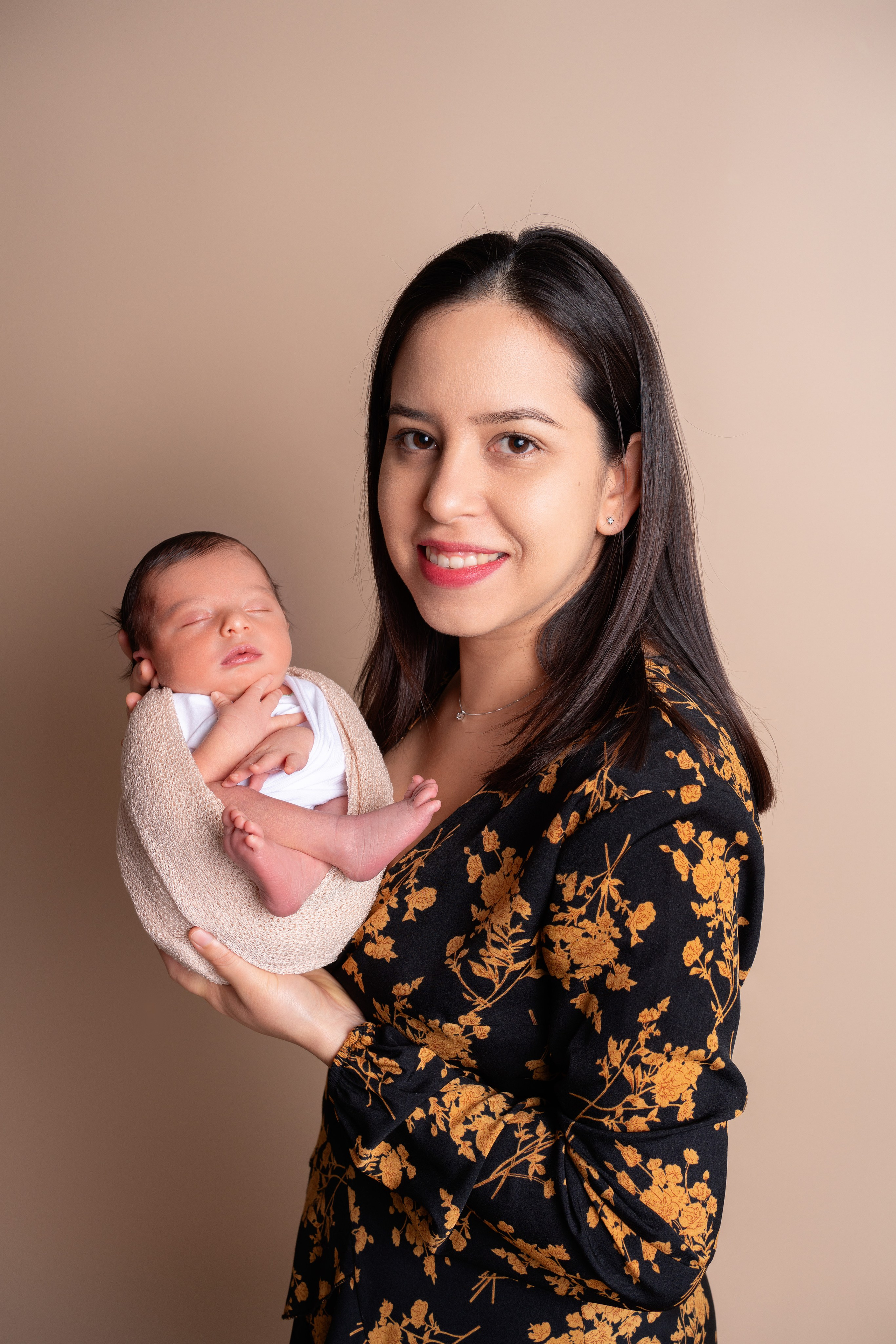 Salvatore. Neugeborenenfotografin und Retoucher in Augsburg Nastassia Schneider