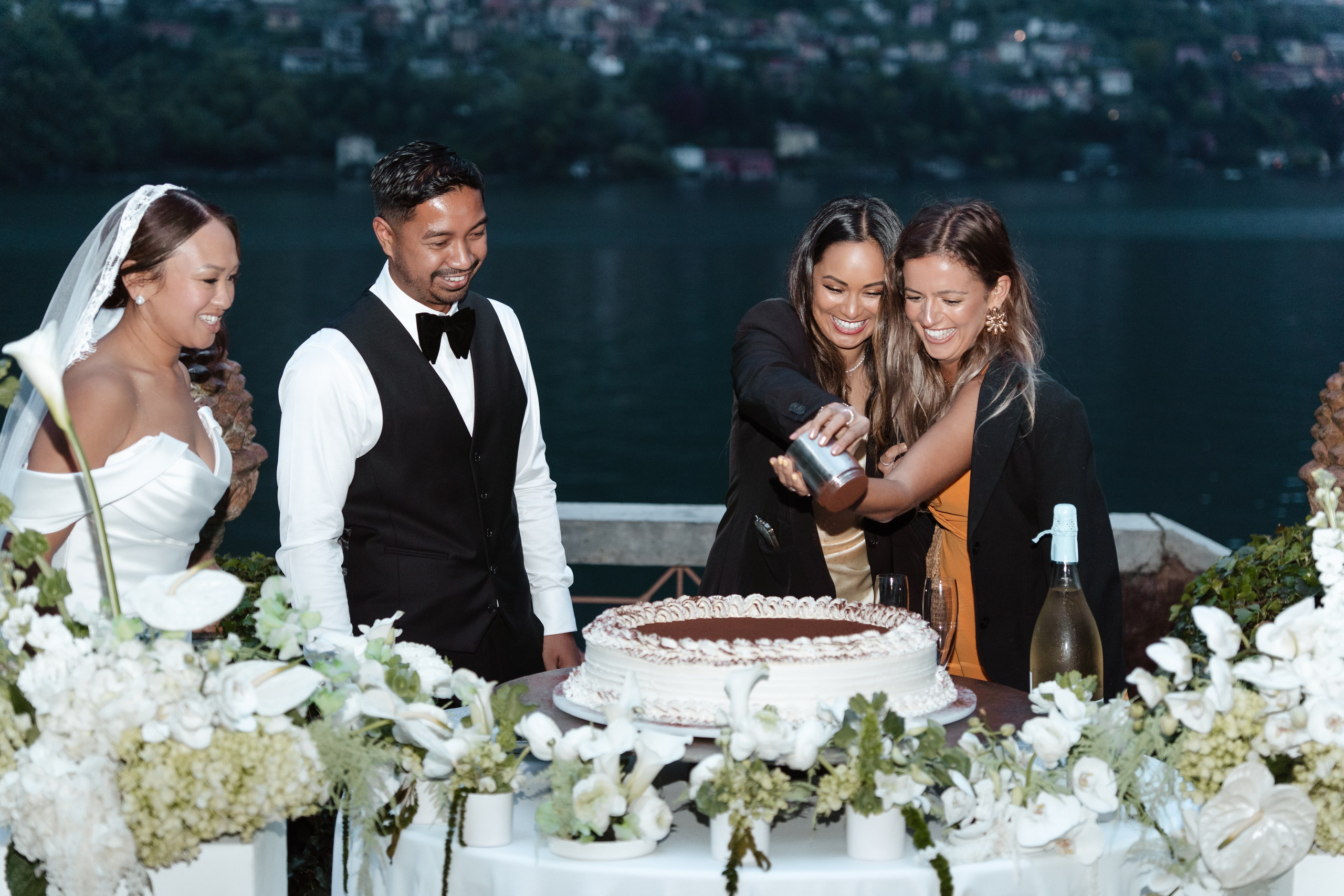 BEATRICE AND RAFAELE_LAKE COMO_Villa Regina Teodolinda. PHOTOGRAPHER IN ITALY
