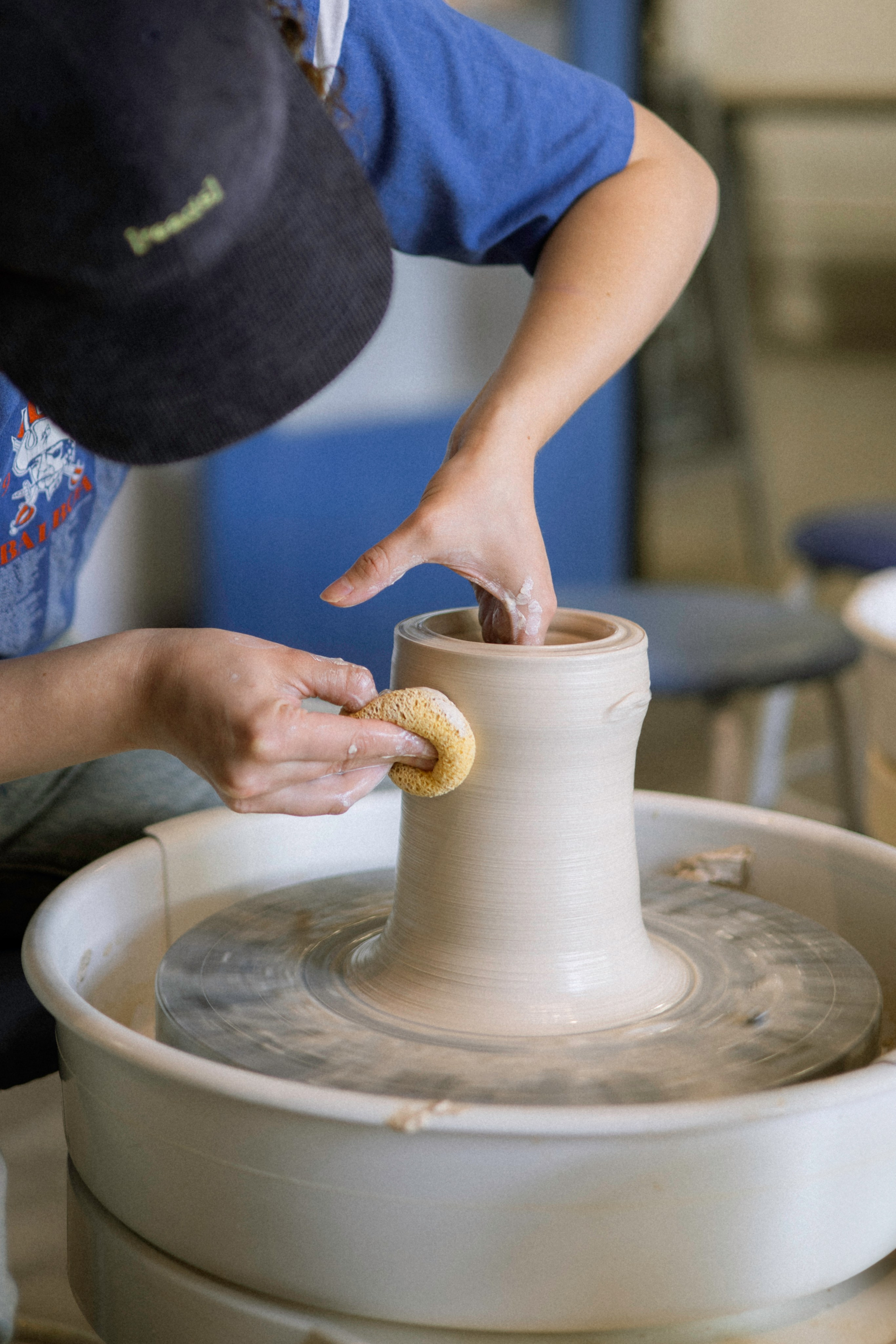 Pottery Studio Session | Throw Clay LA Studio. Photographer in Los Angeles. Julia Ishmuratova