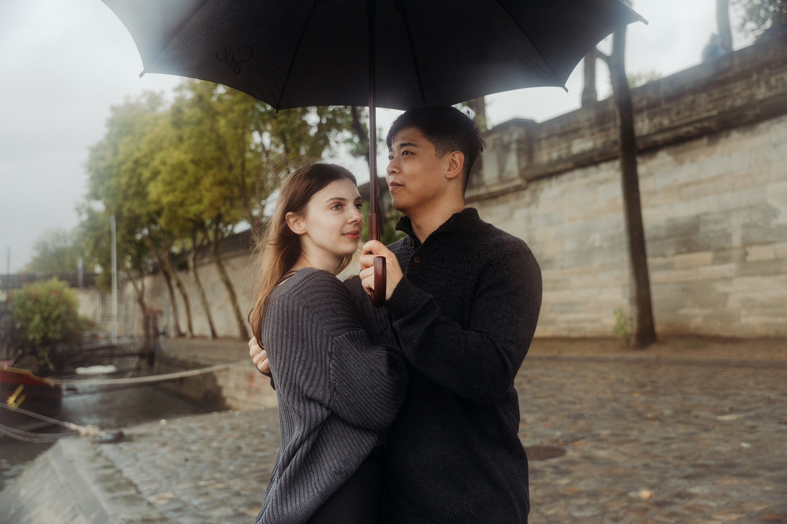 Margaret & Max in Rainy Paris. Фотограф в Париже Полина Осипова
