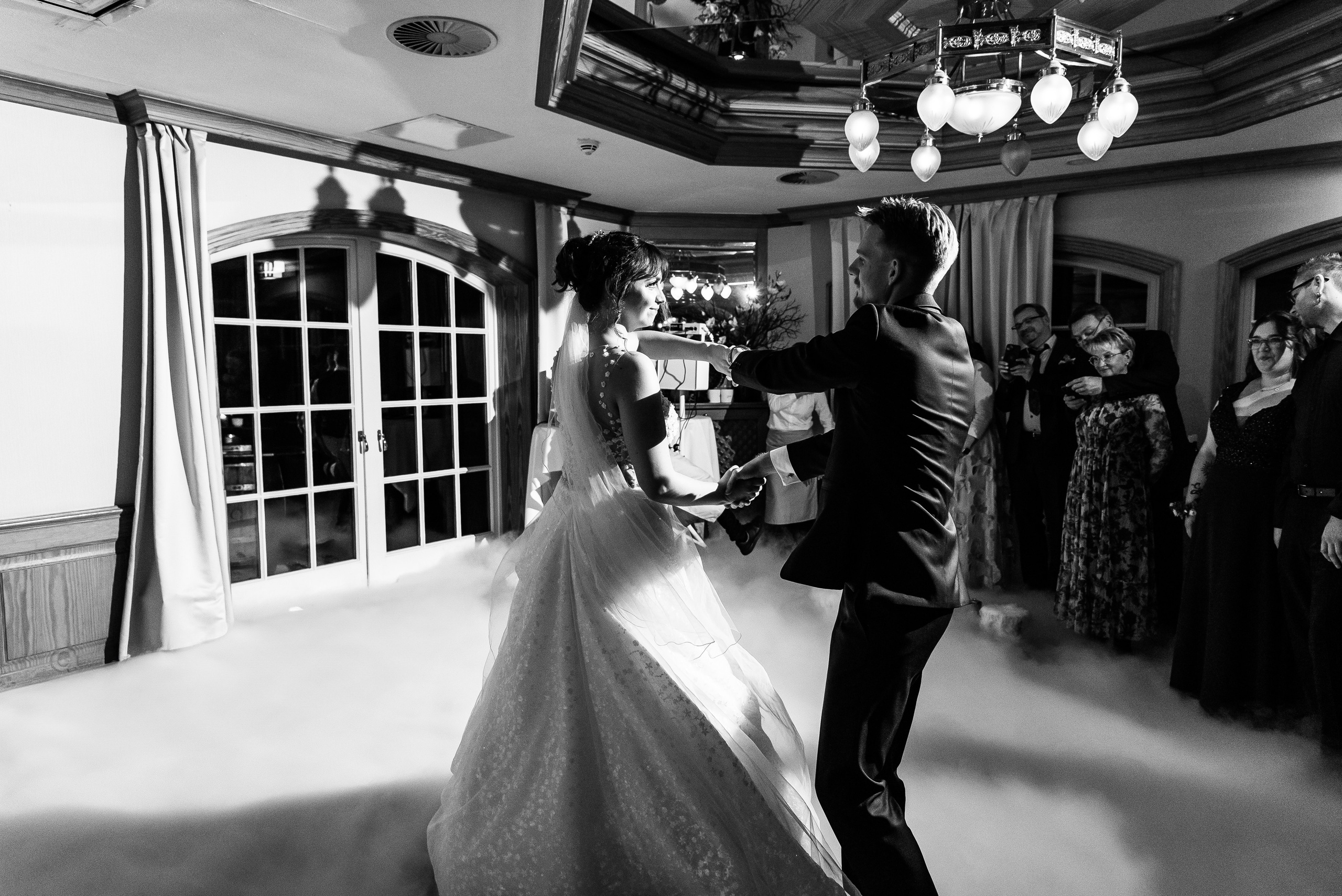 Dzień ślubny Vanessa & Philipp. Eugene Save – Fotograf Ślubny i Rodzinny | Warszawa i Cała Polska