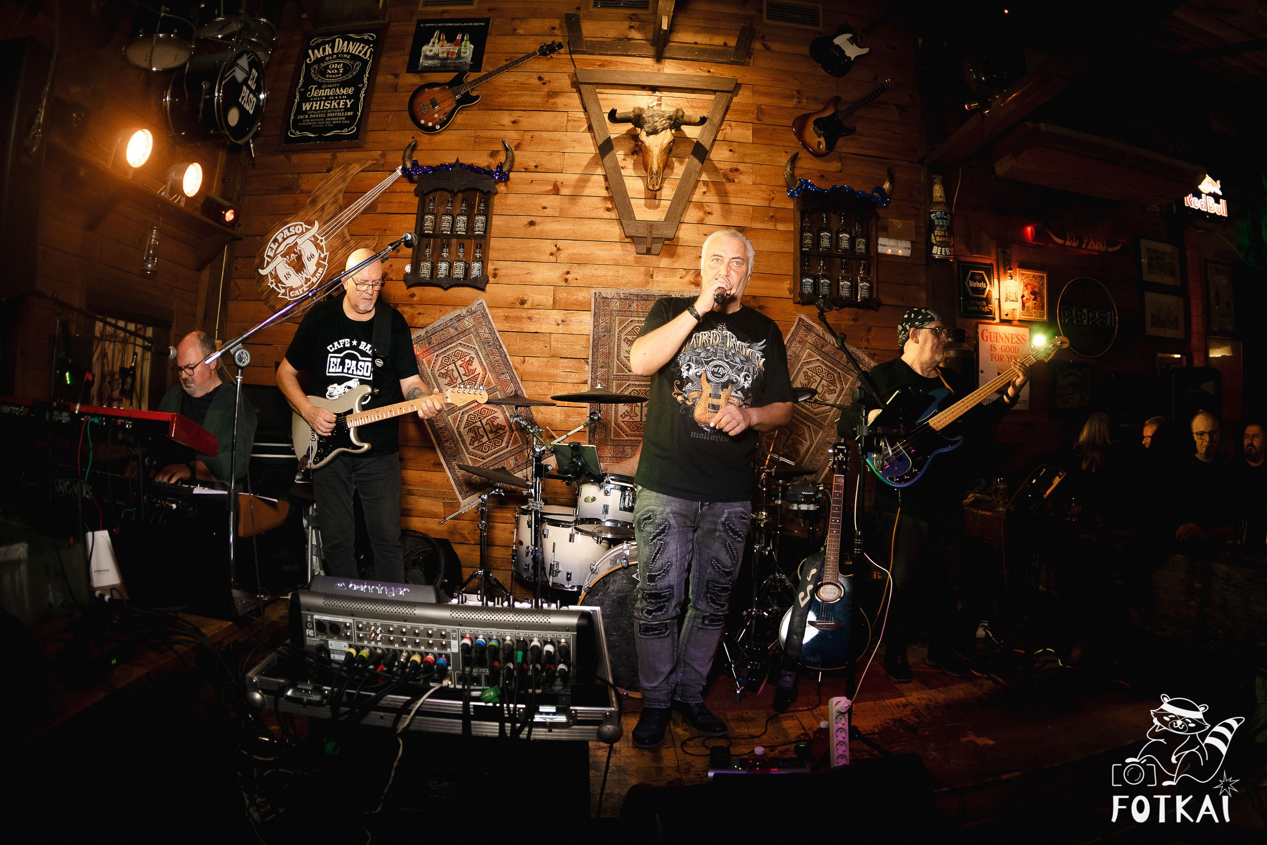 The Galaxy’s live at El Paso Bar Torrevieja: concert photo report | FOTKAI