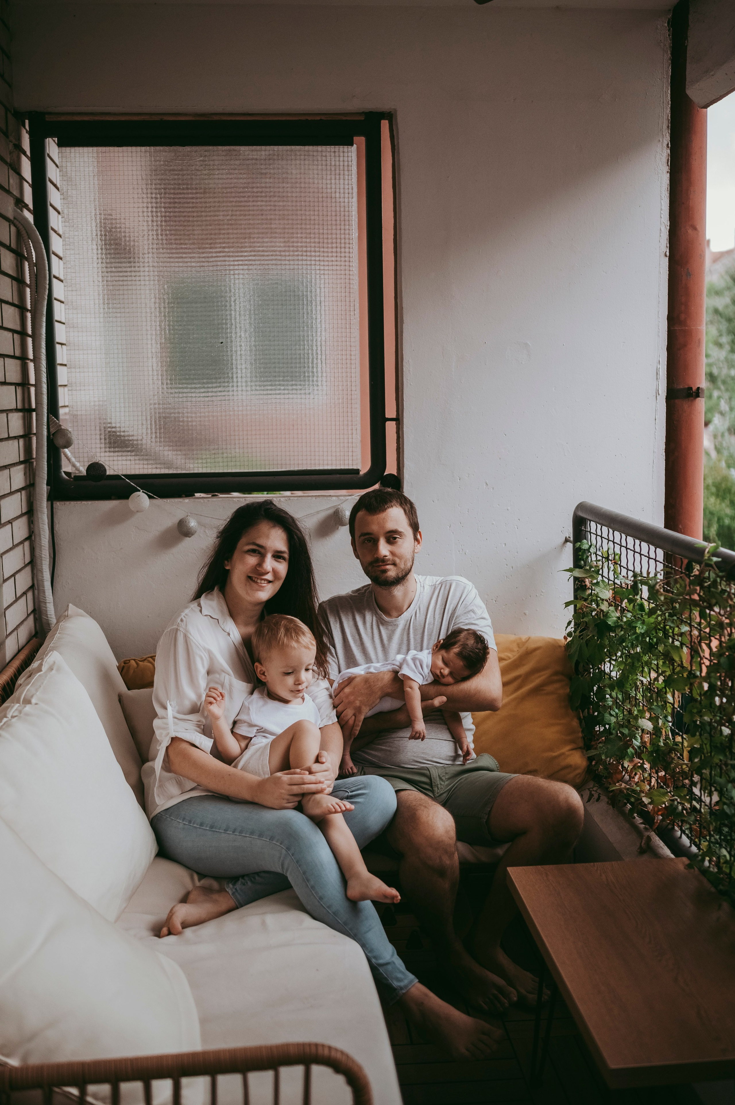 Sonja, Nikola, Lazar i Luka / porodicno fotografisanje kod kuce. Deciji i porodicni fotograf u Beogradu Oksana Skendzic