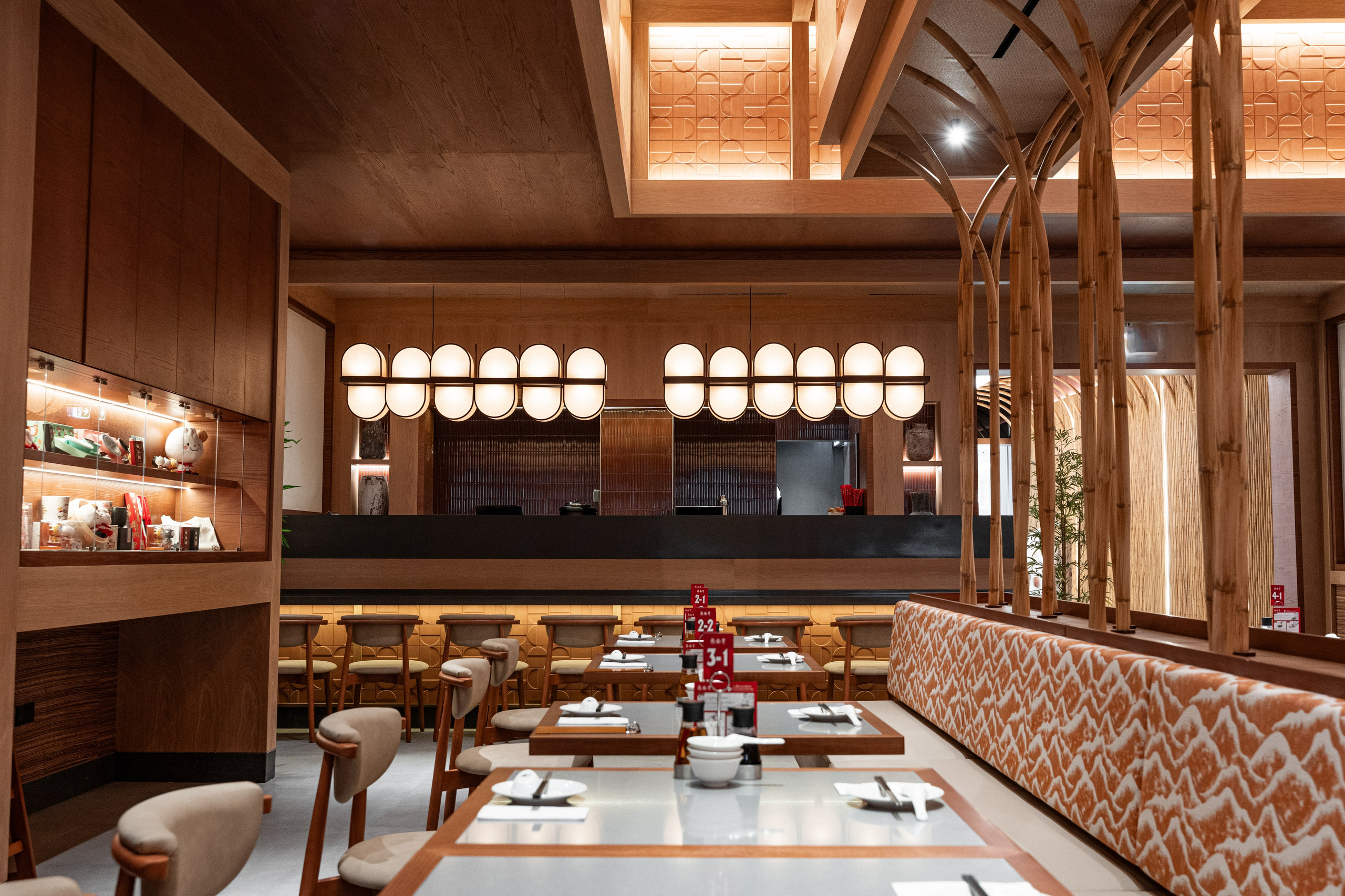 INTERIOR. Photo and video production. Editing & retouching services. Training