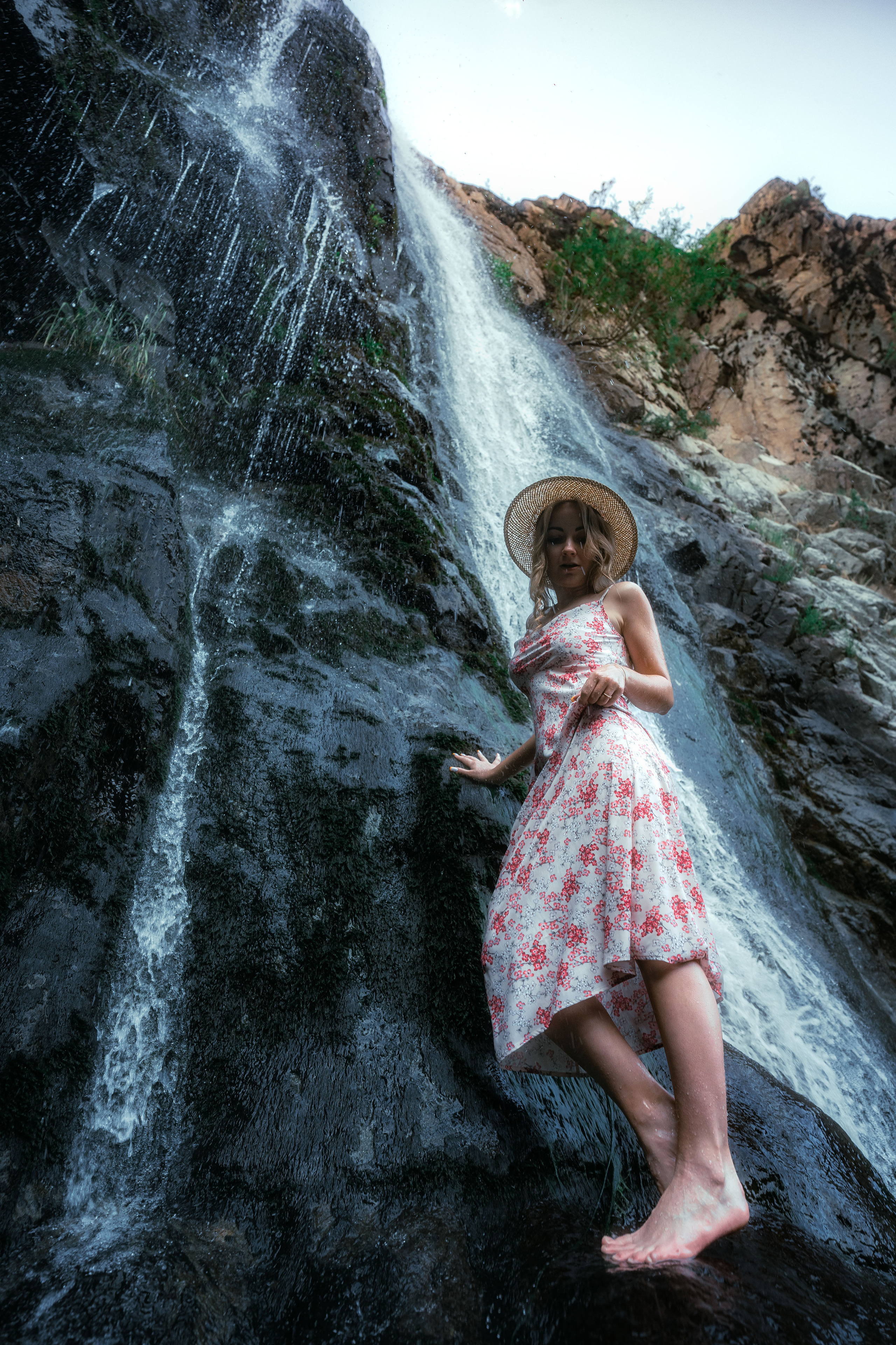 Kate. Waterfall. Георгий Намазов | Фотограф в Ташкенте