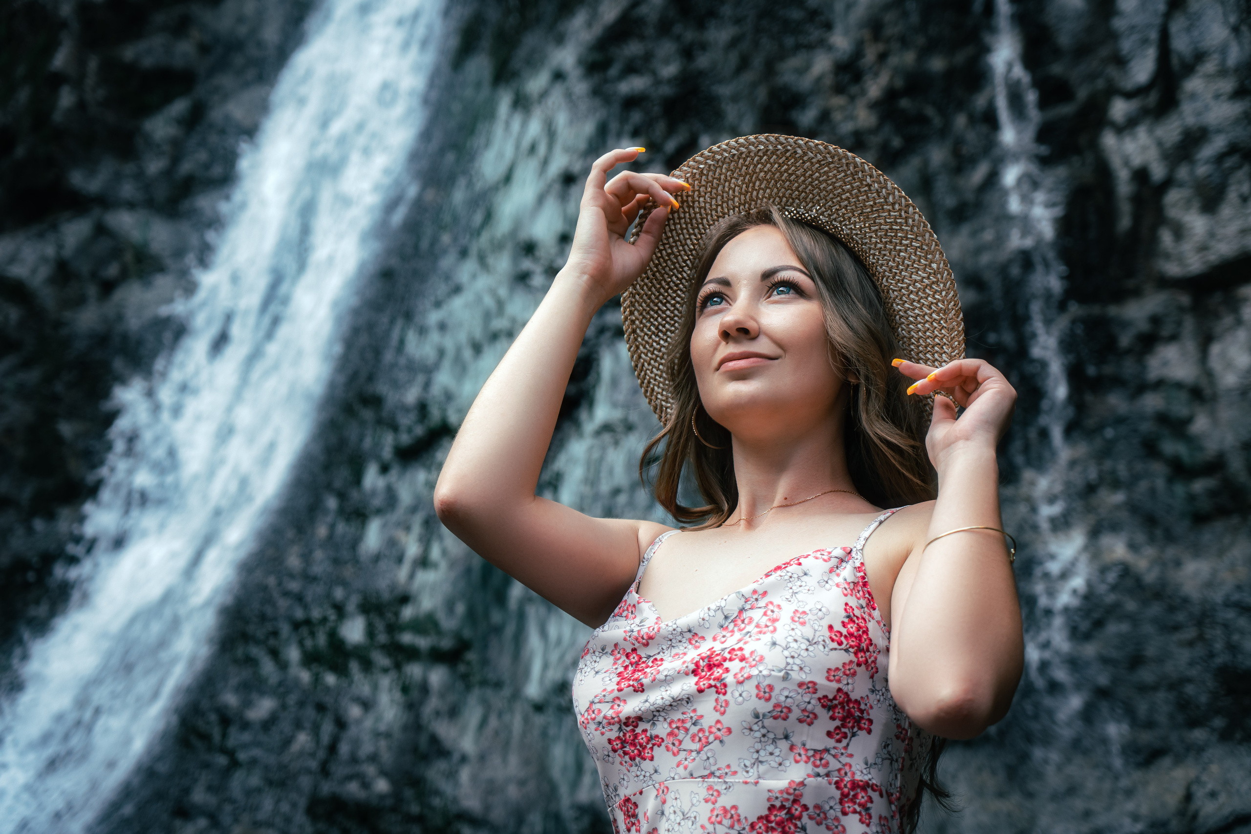 Kate. Waterfall. Георгий Намазов | Фотограф в Ташкенте