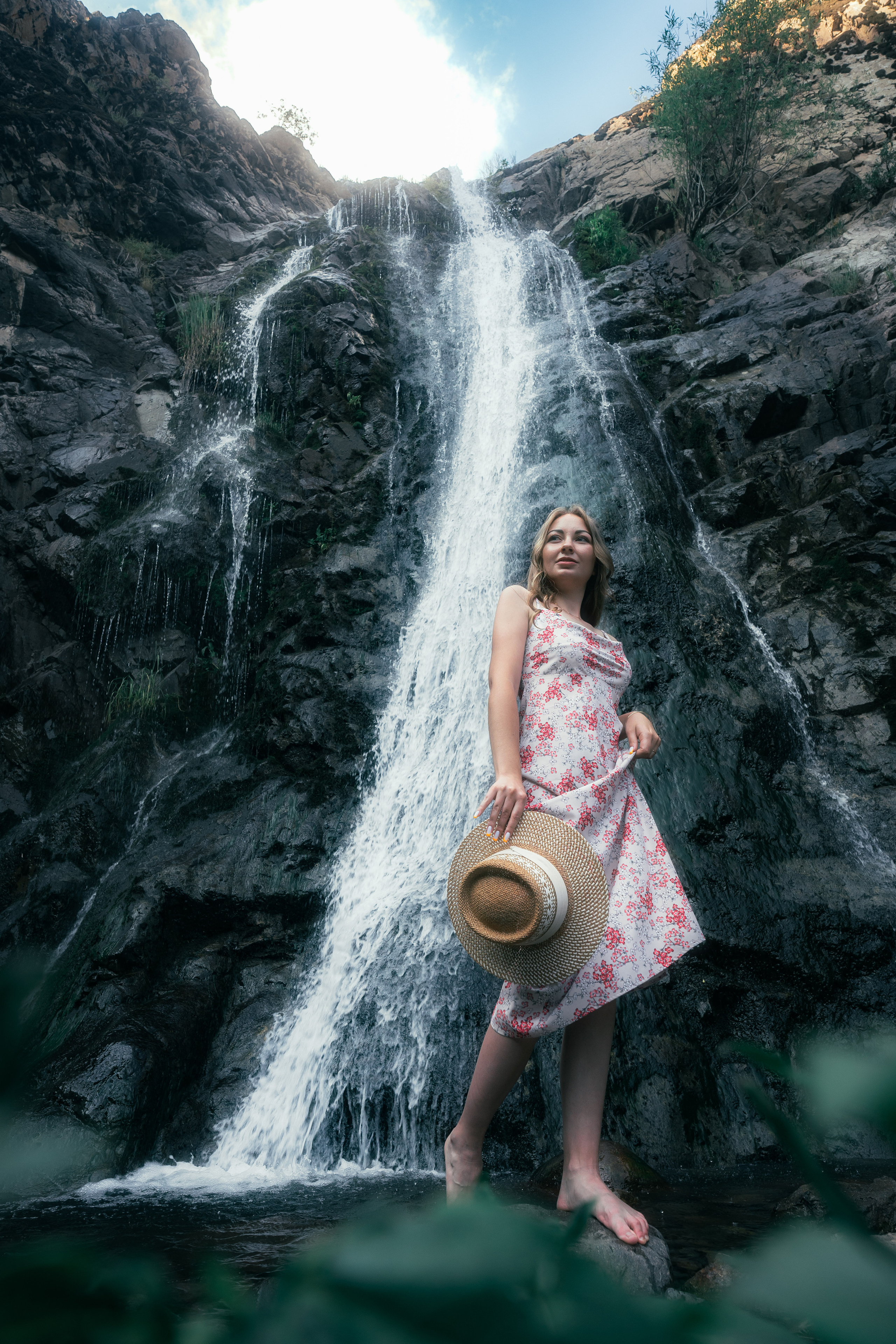 Kate. Waterfall. Георгий Намазов | Фотограф в Ташкенте