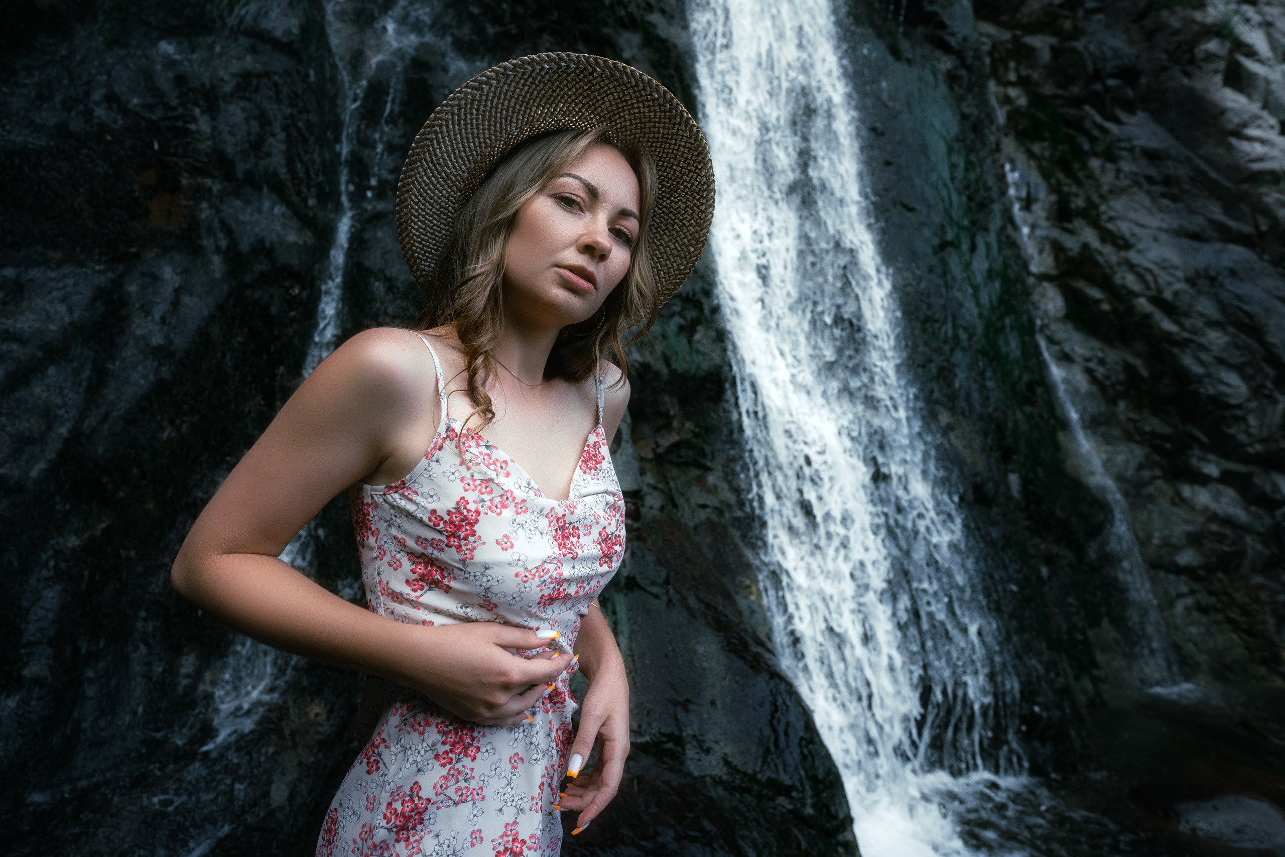 Kate. Waterfall. Георгий Намазов | Фотограф в Ташкенте