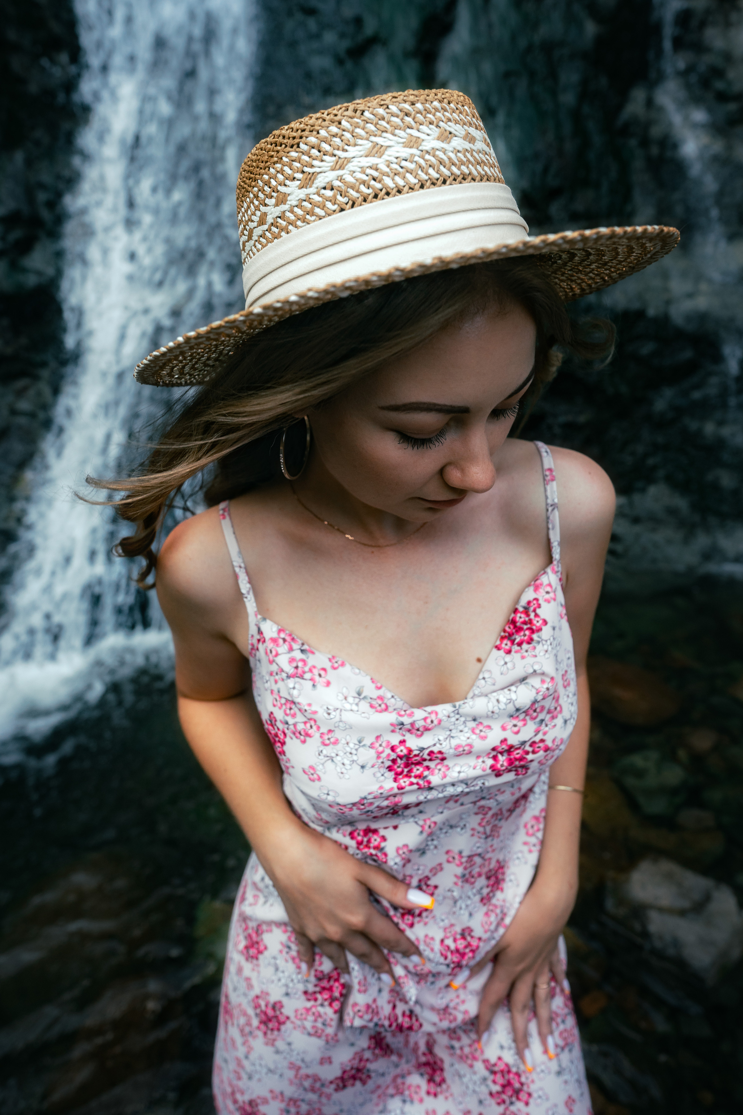 Kate. Waterfall. Георгий Намазов | Фотограф в Ташкенте