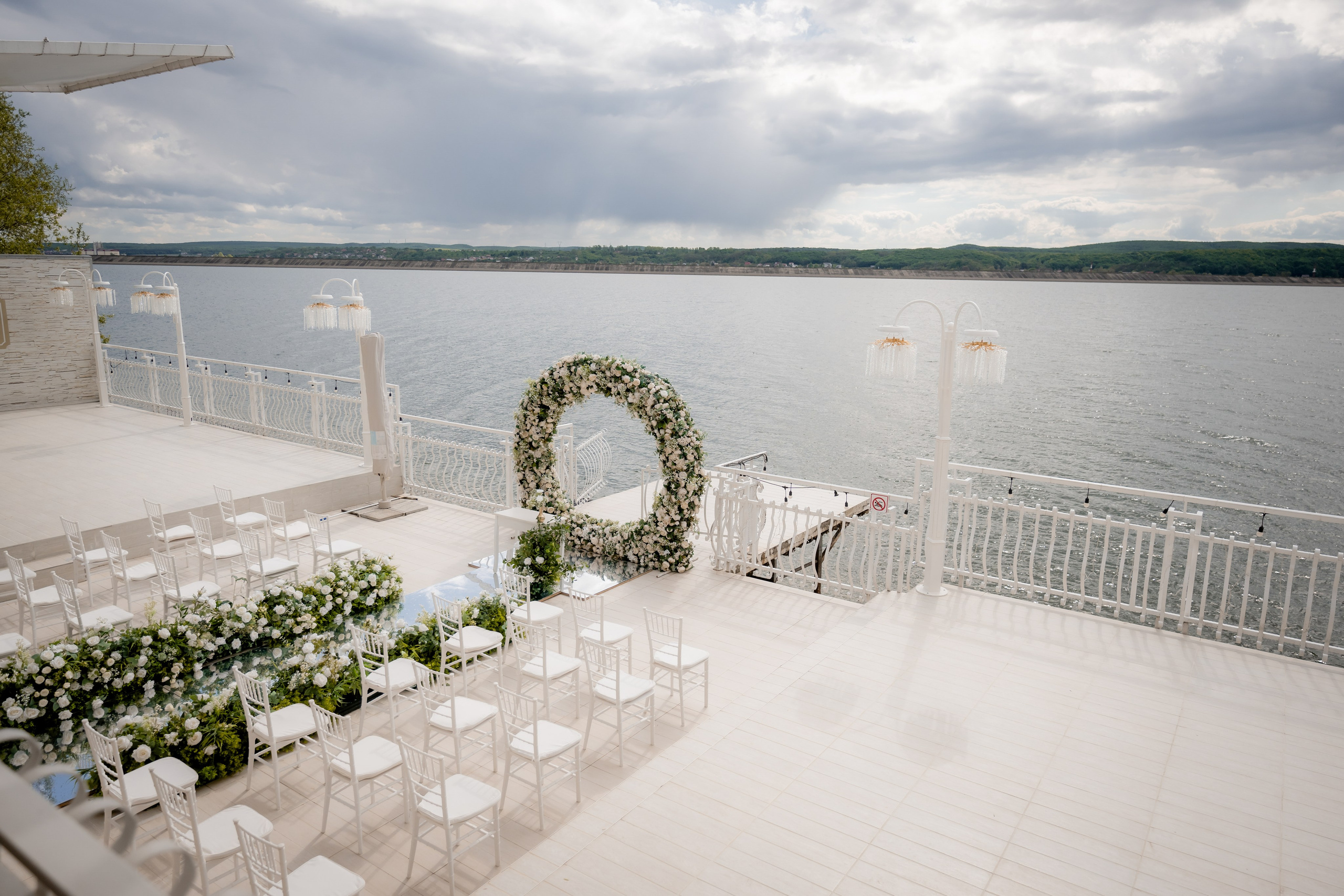 fotograf nunta ceremonie outdoor decor floral