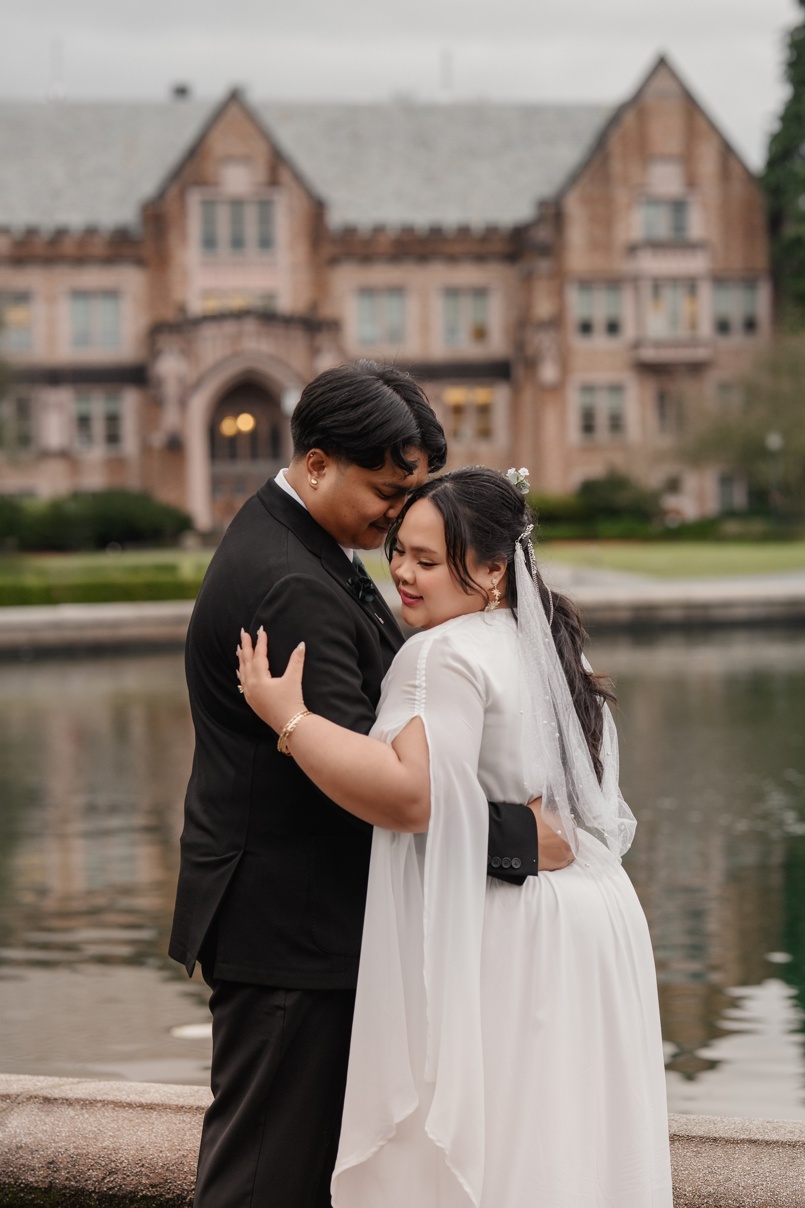 Andrew & Nicole. Wedding & portrait photography in the Seattle Area. Helen Michelle photographer