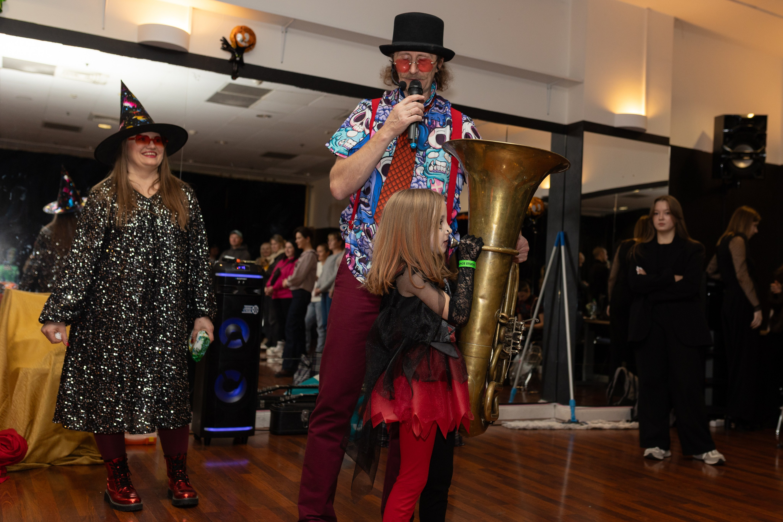 Leo dance studio Helloween 2025. Семейный и детский фотограф в Варшаве Мила Бобровская