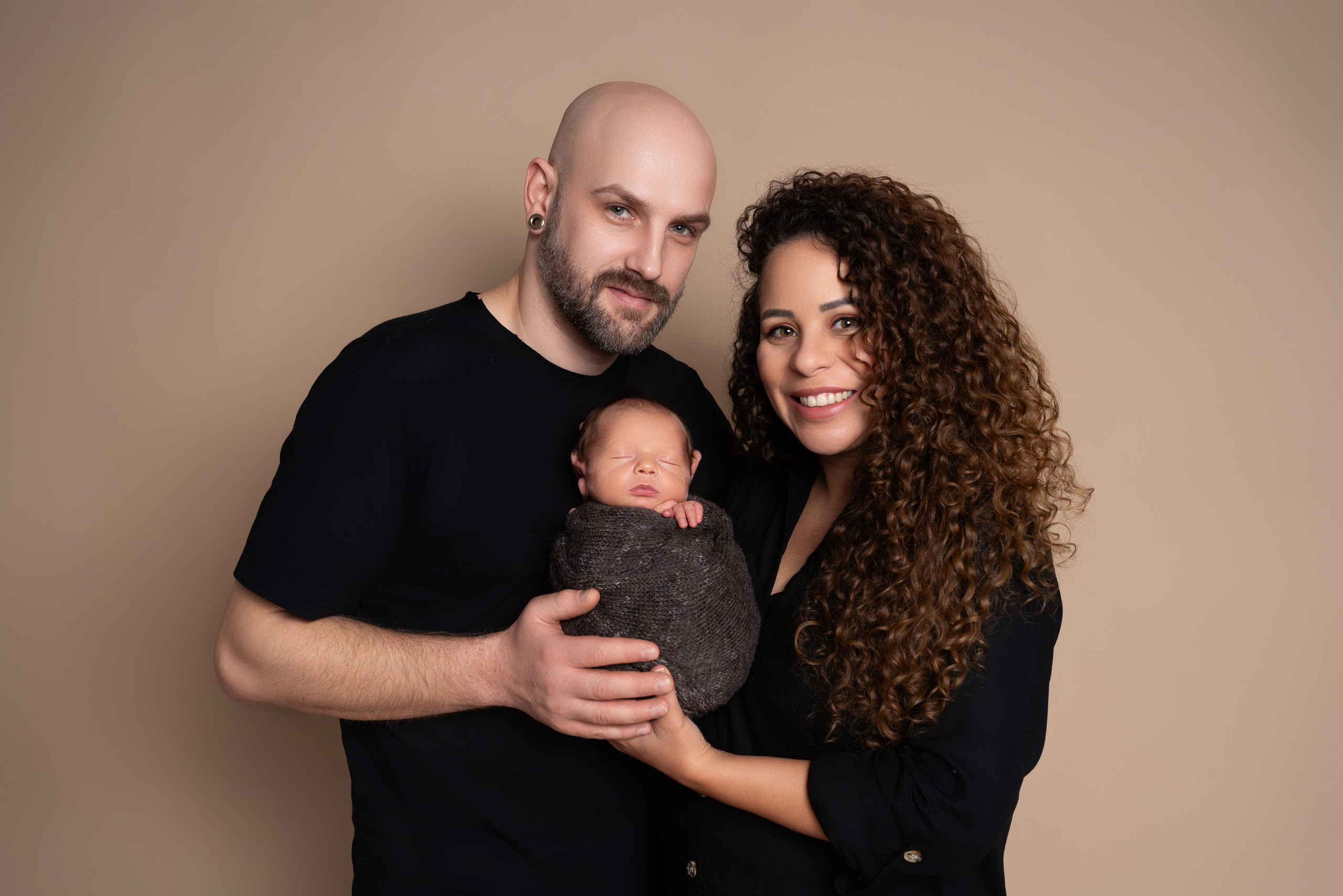 John. Neugeborenenfotografin und Retoucher in Augsburg Nastassia Schneider