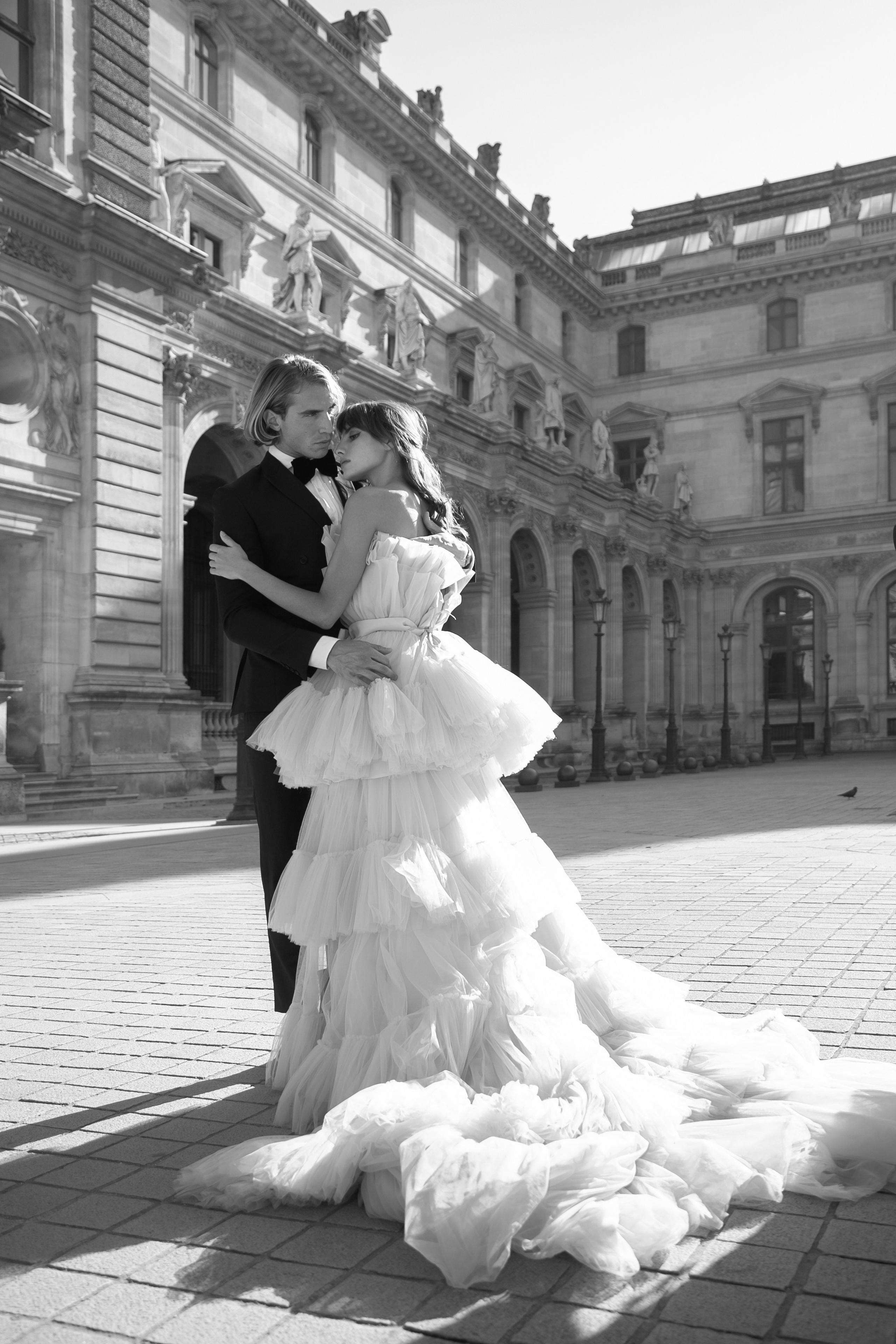 Musée du Louvre / Clémence & Pierrot. Wedding, event and family photographer in Paris, Emilian Olaru