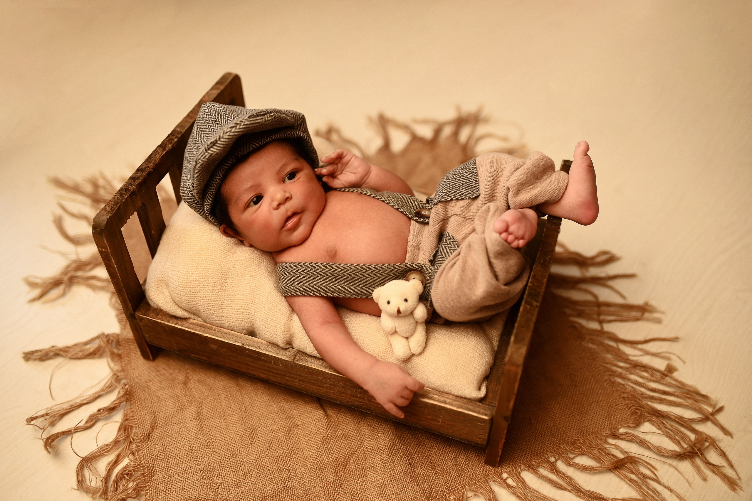 Επαγγελματική φωτογράφιση νεογέννητου στη Ρόδο. Φωτογράφος νεογέννητων στη Ρόδο. Φωτογράφιση εγκυμοσύνης