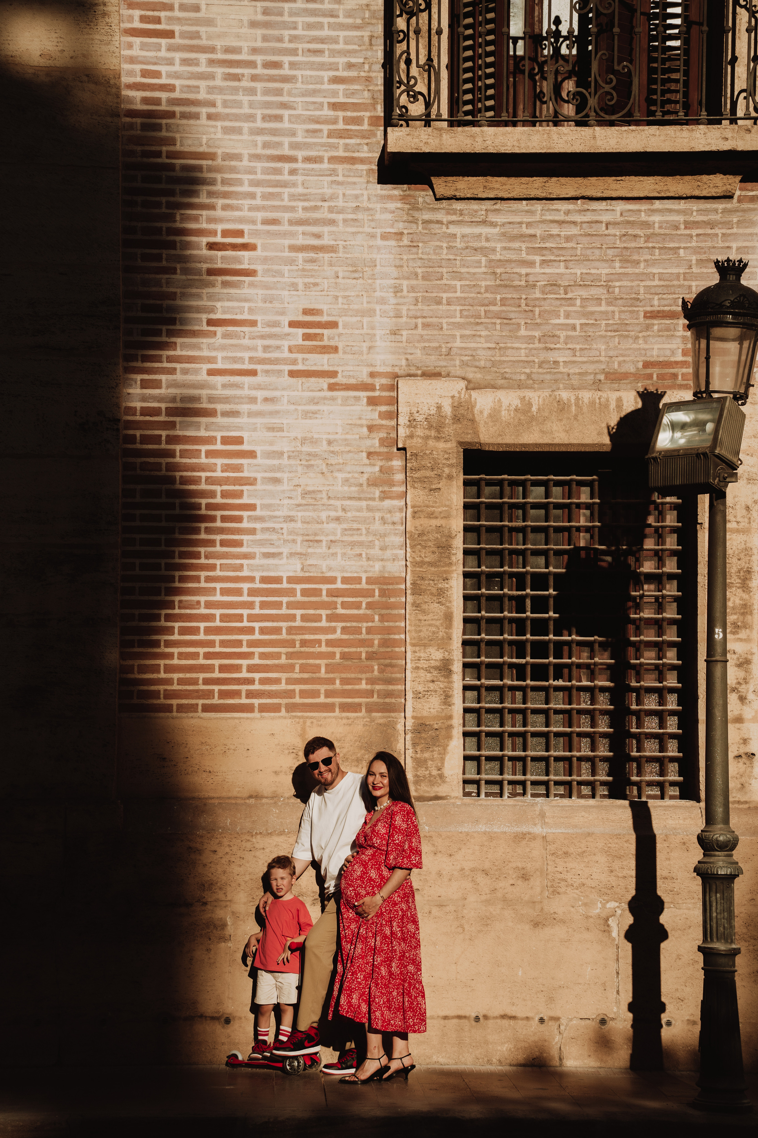 Family/pregnancy. Portrait photographer, brands and content in Valencia, Spain, Europe