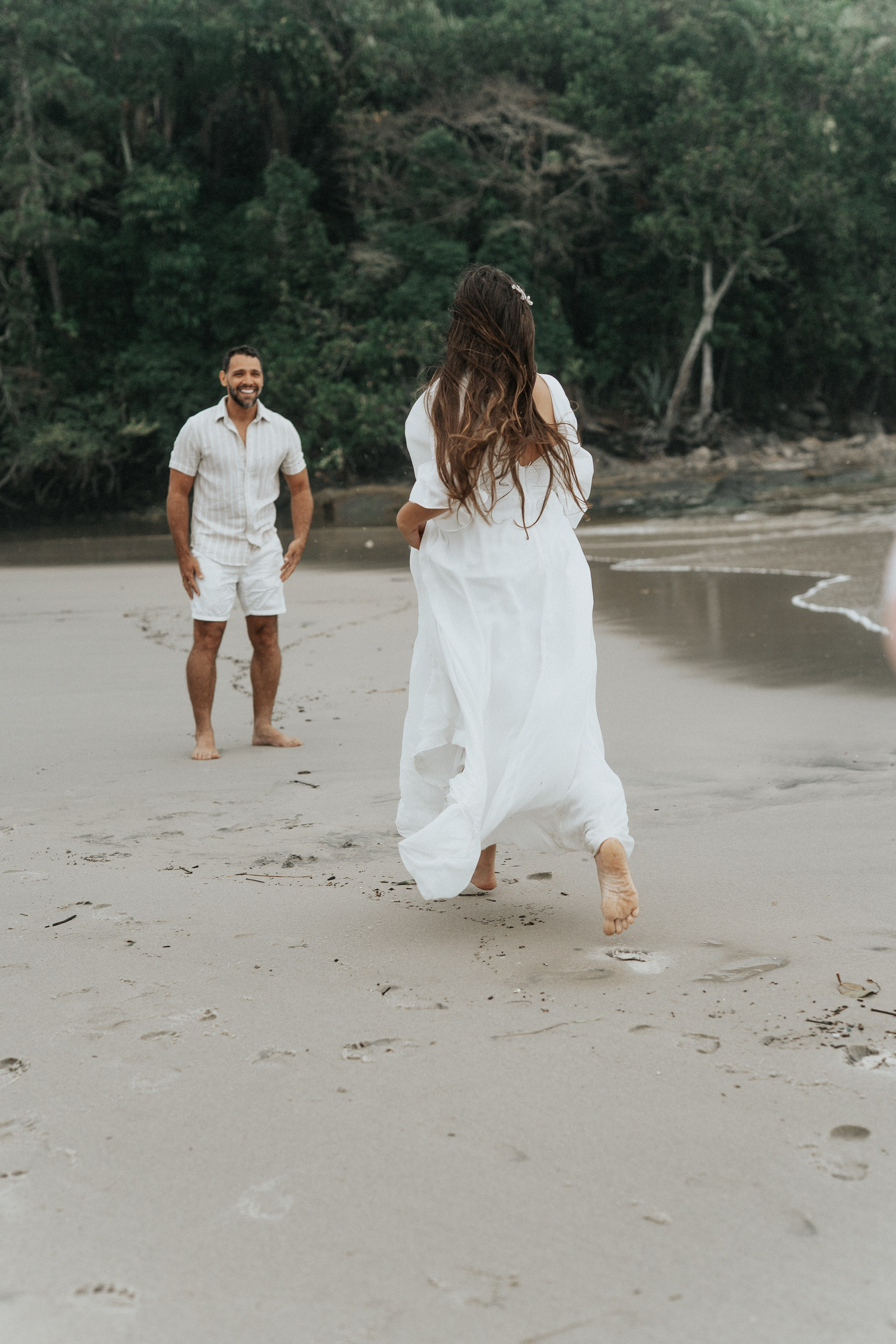 Pré Wedding — Bianca e Maik (Praia Maresias). Fotógrafo de casamento e Filmmaker de casamento