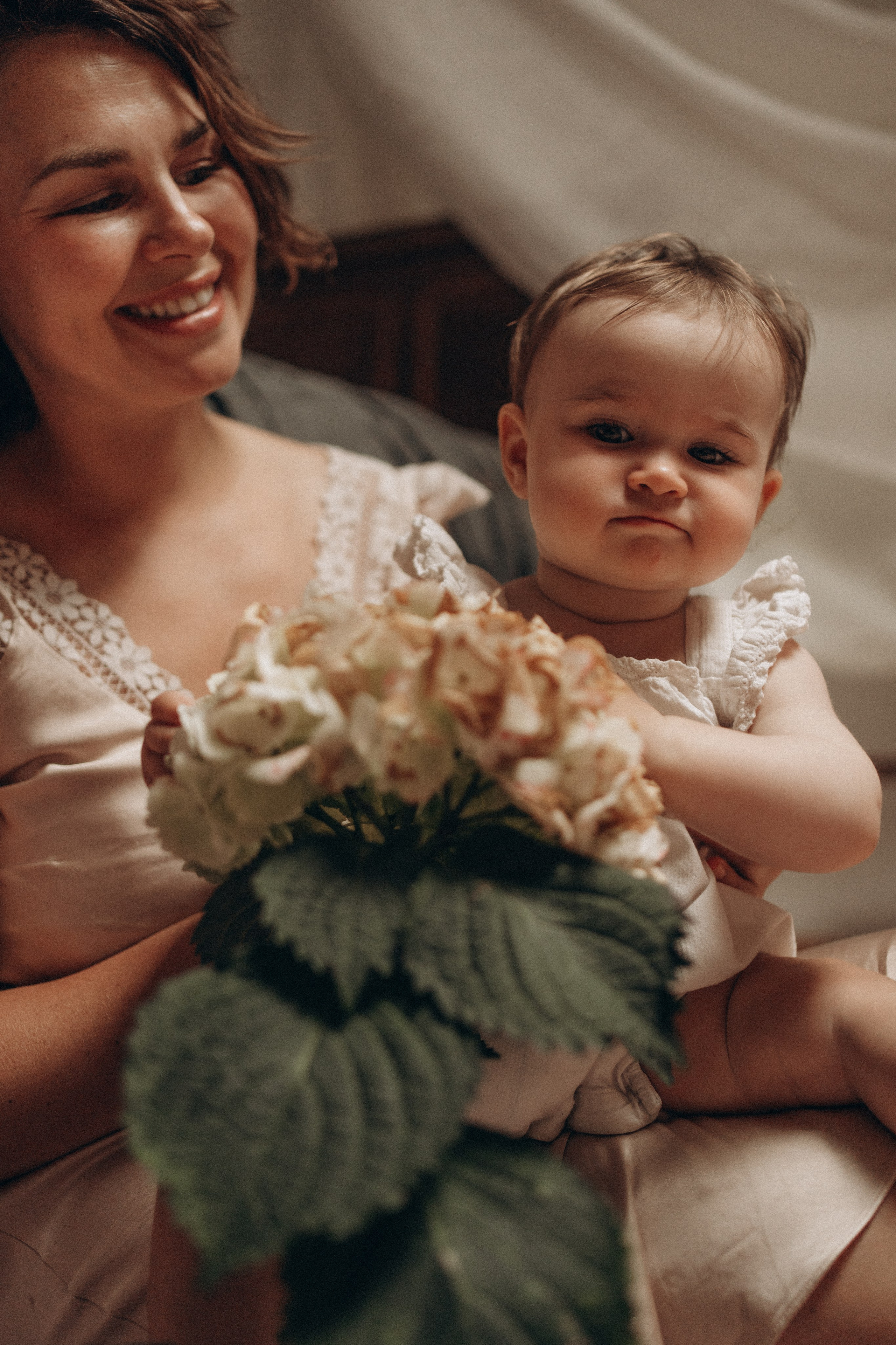 Julia & Grace. Family photographer in Helsinki, Victoria Guadagno