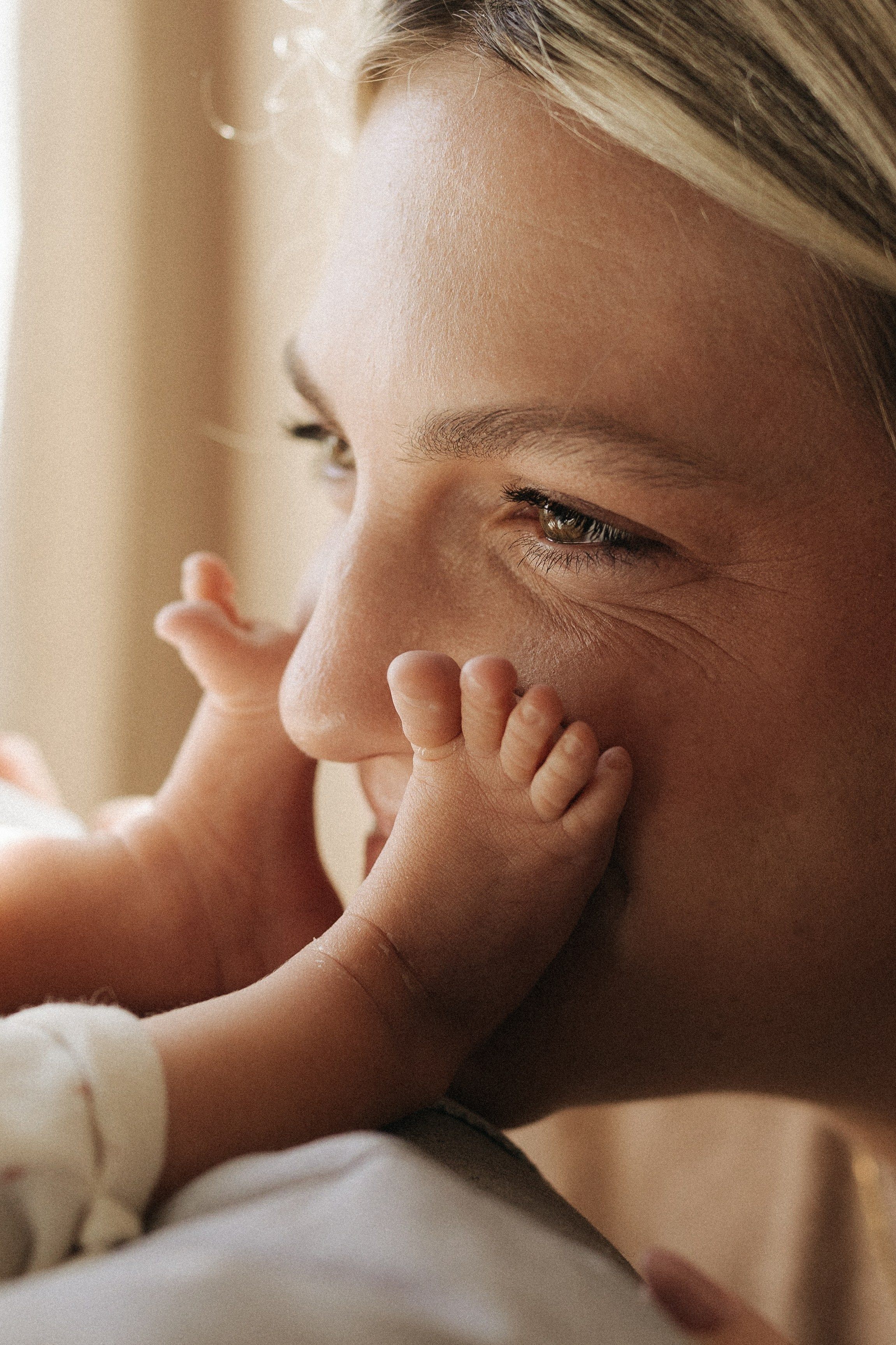 Newborn Photography at Home – Soft & Natural Moments. Alisa Tant — Family and newborn photographer Bucks County, Montgomery county, Philadelphia, NJ