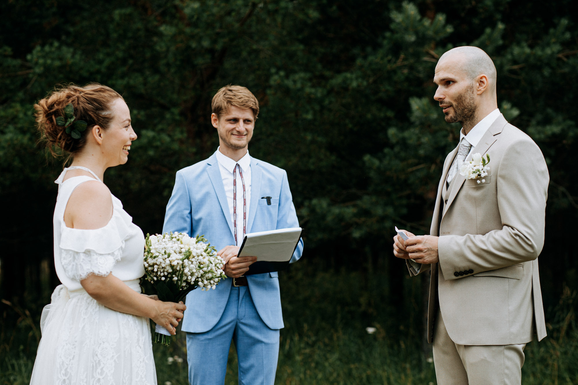 Kāzu svinības Siguldas kalnā, pie dabas viesu namā Kamēlijas