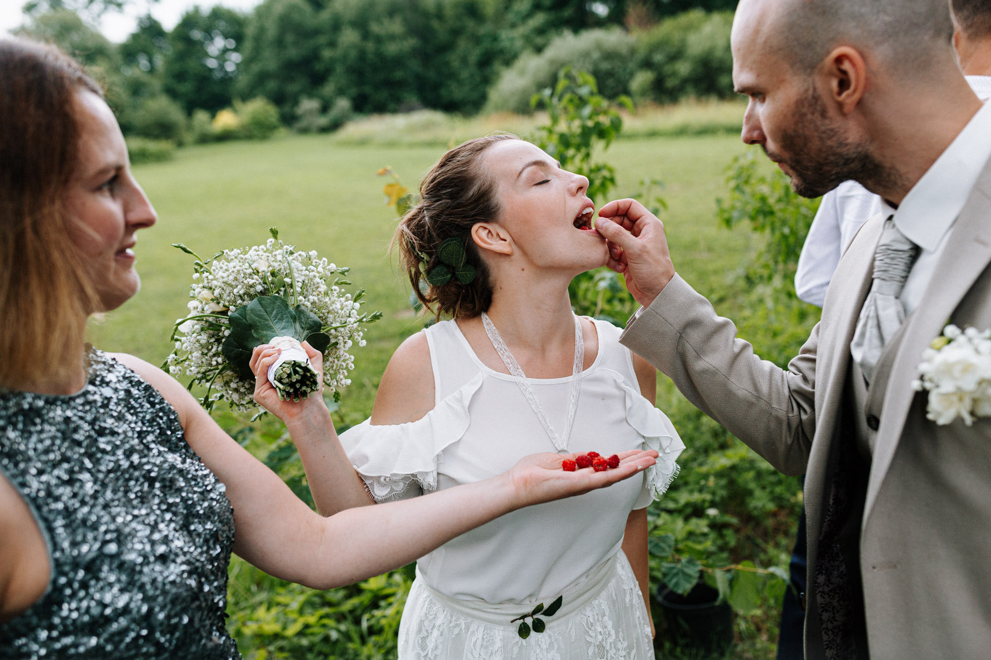Kāzu svinības Siguldas kalnā, pie dabas viesu namā Kamēlijas