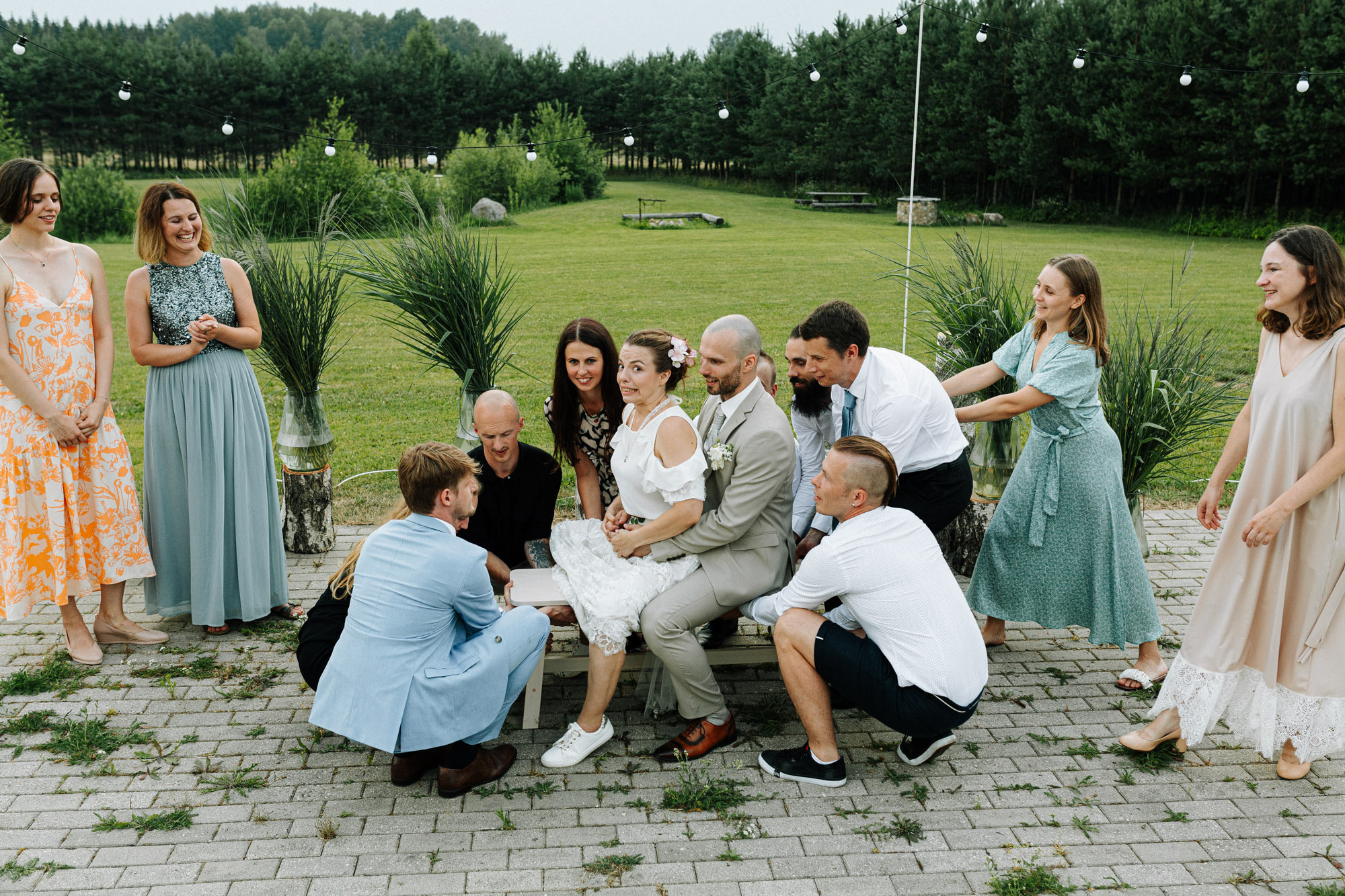 Kāzu svinības Siguldas kalnā, pie dabas viesu namā Kamēlijas