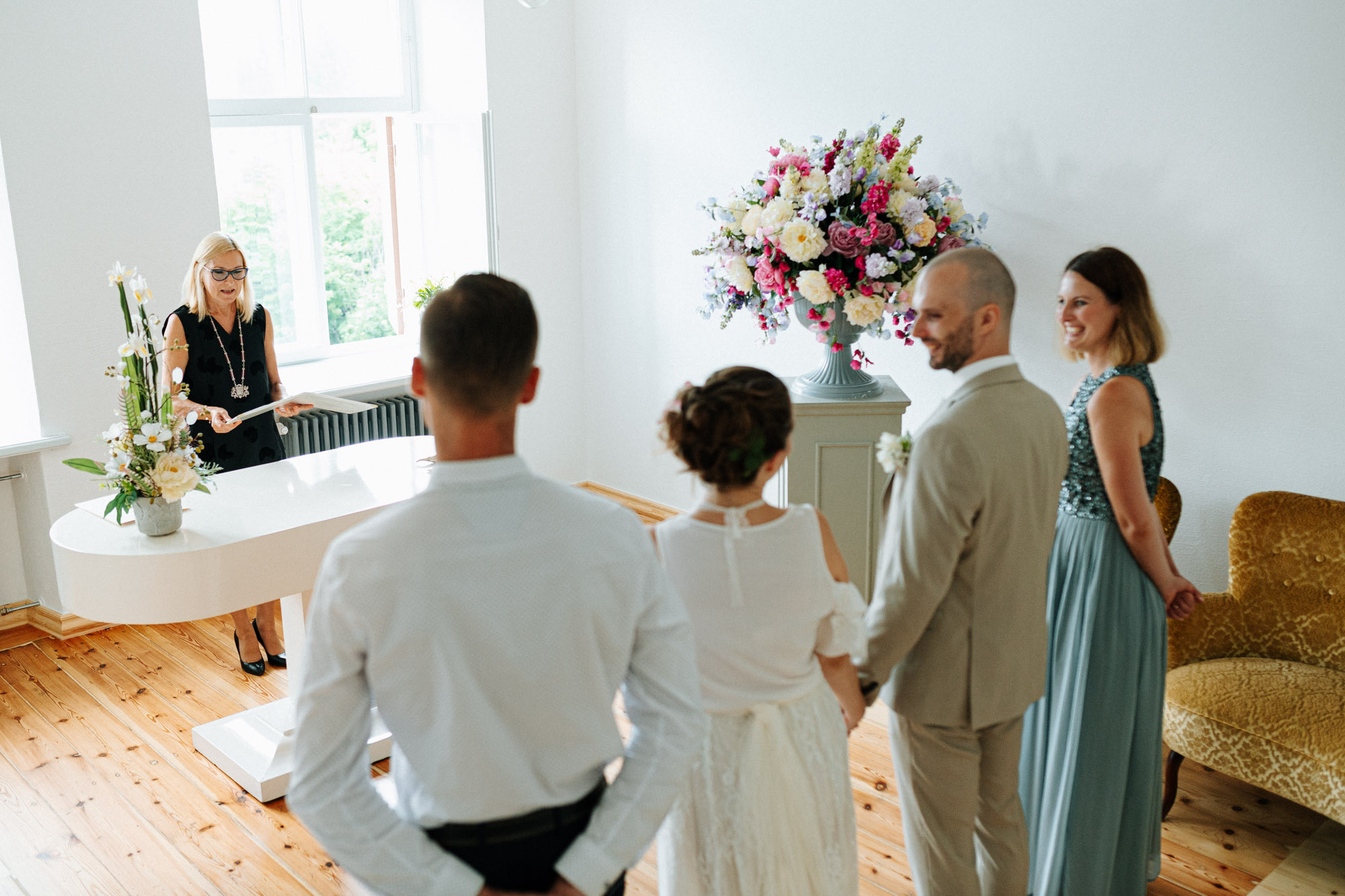 Kāzu svinības Siguldas kalnā, pie dabas viesu namā Kamēlijas