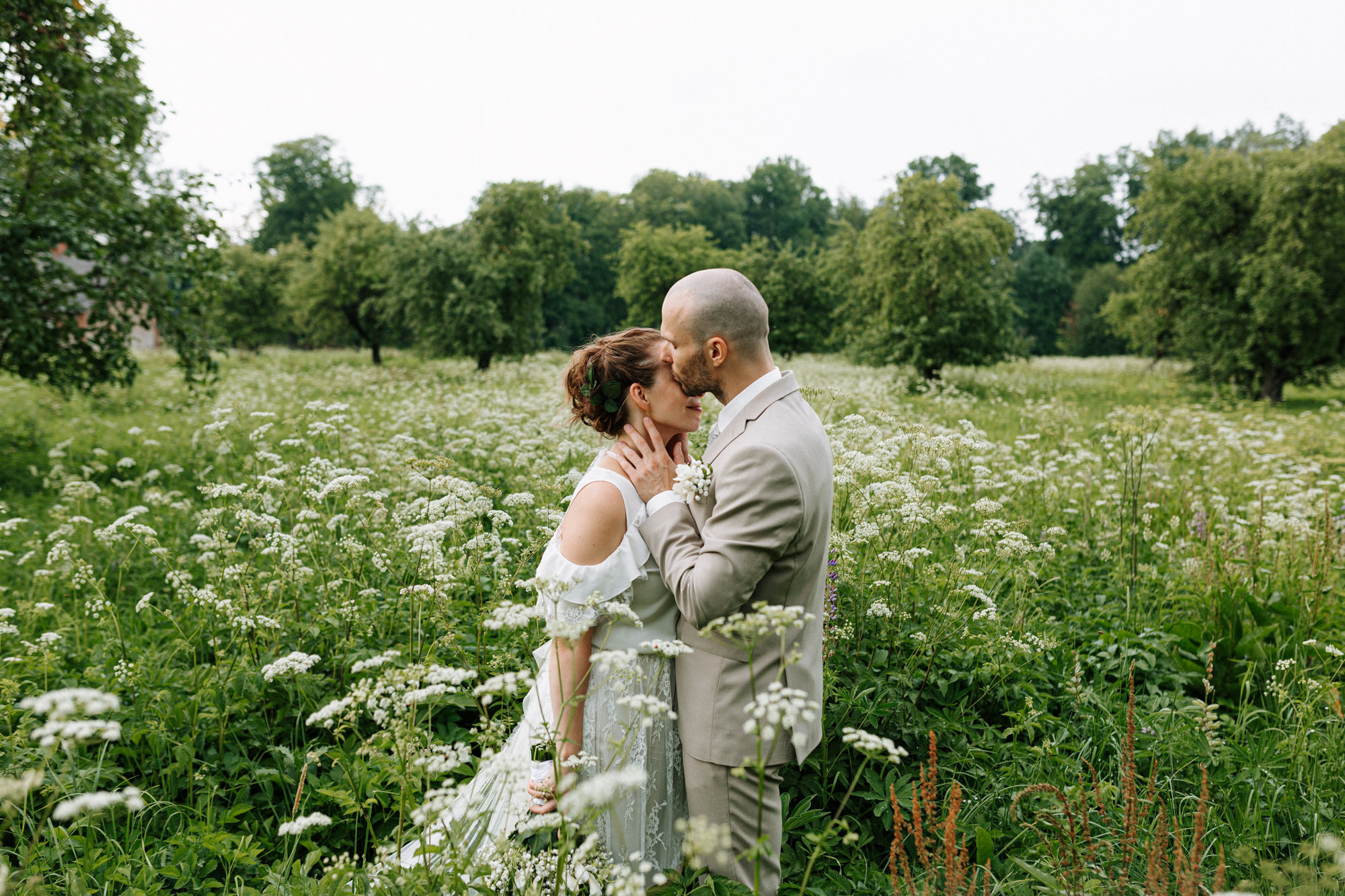 Kāzu svinības Siguldas kalnā, pie dabas viesu namā Kamēlijas