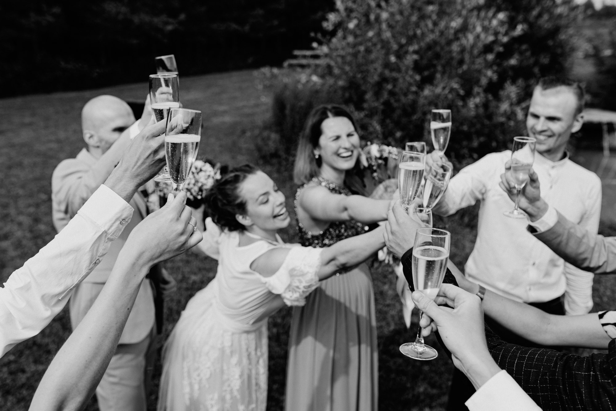 Kāzu svinības Siguldas kalnā, pie dabas viesu namā Kamēlijas