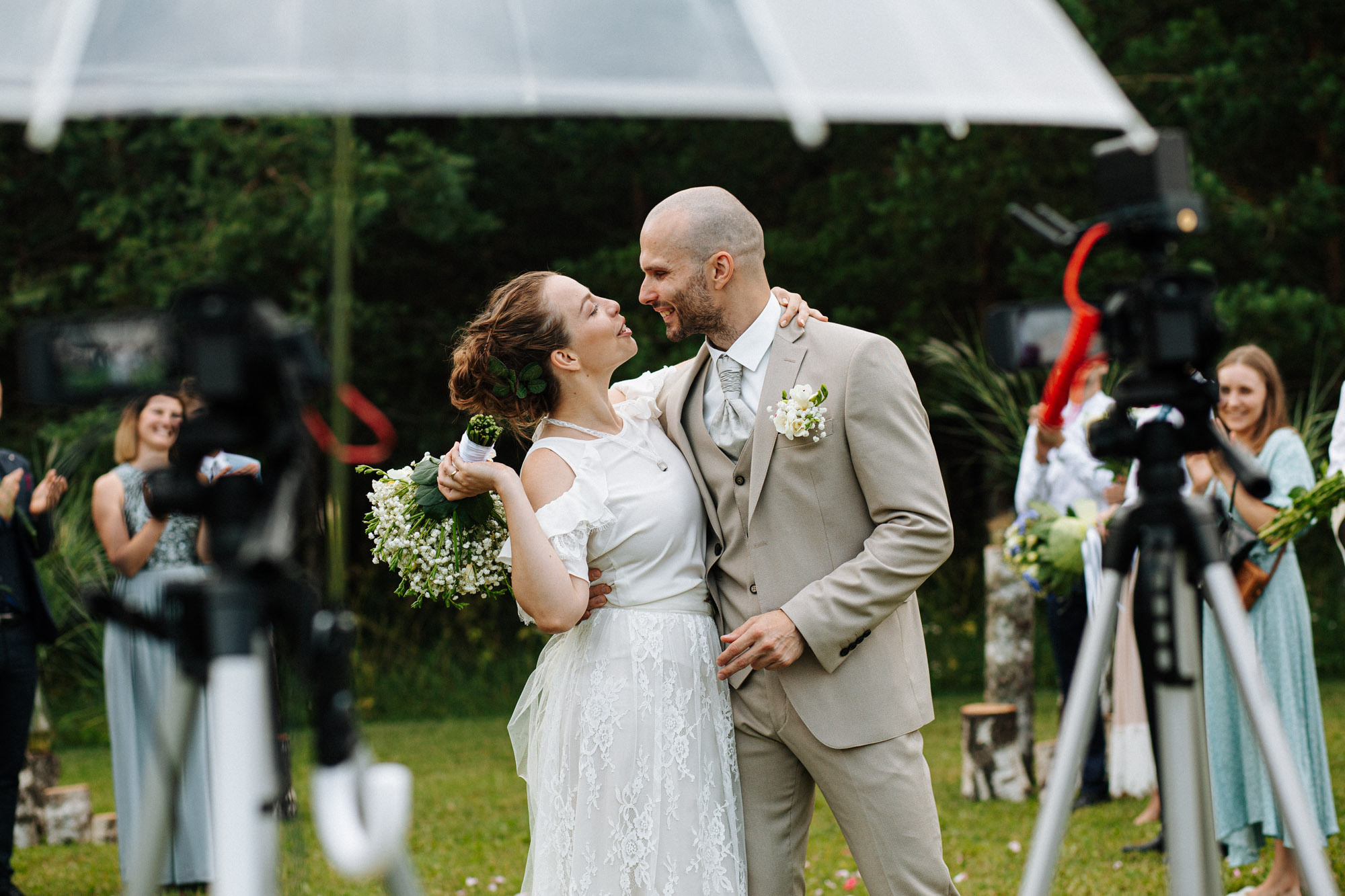 Kāzu svinības Siguldas kalnā, pie dabas viesu namā Kamēlijas