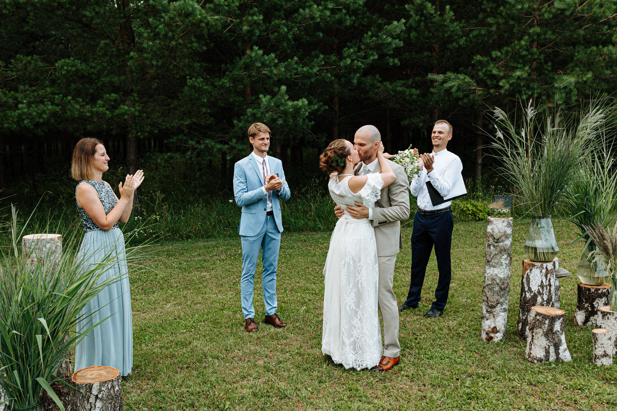 Kāzu svinības Siguldas kalnā, pie dabas viesu namā Kamēlijas