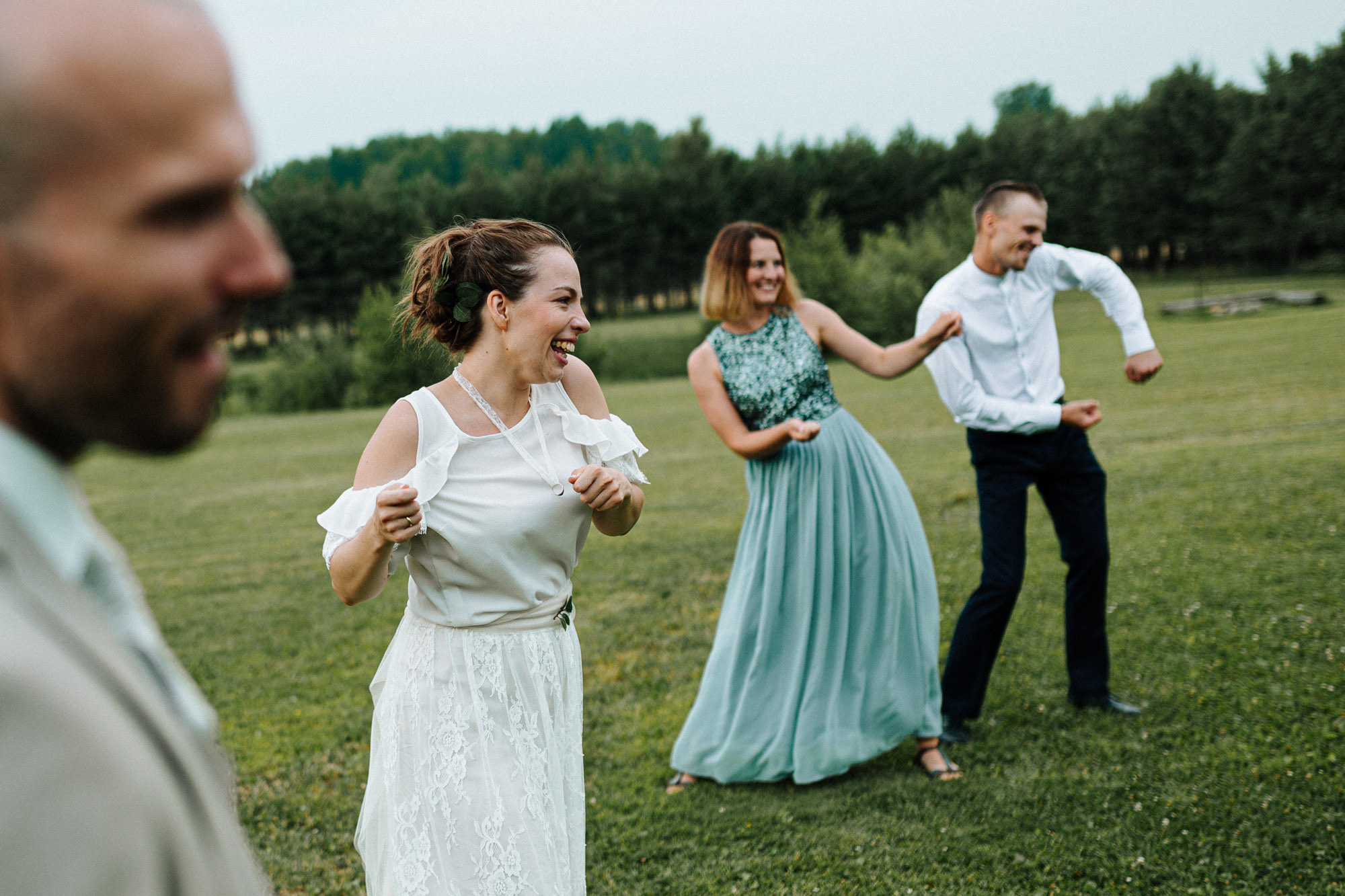 Kāzu svinības Siguldas kalnā, pie dabas viesu namā Kamēlijas