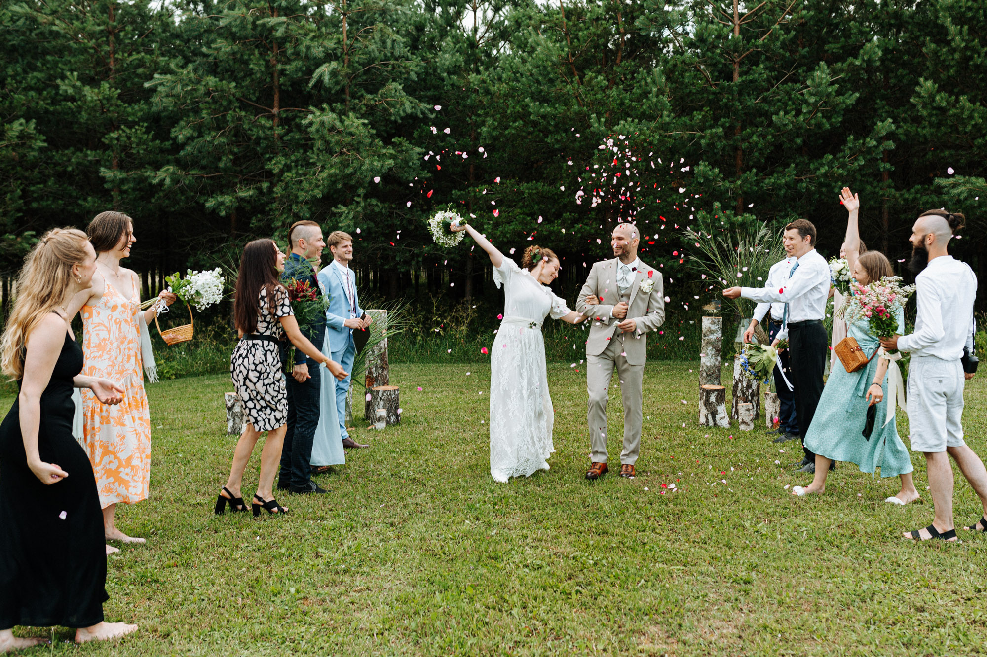 Kāzu svinības Siguldas kalnā, pie dabas viesu namā Kamēlijas