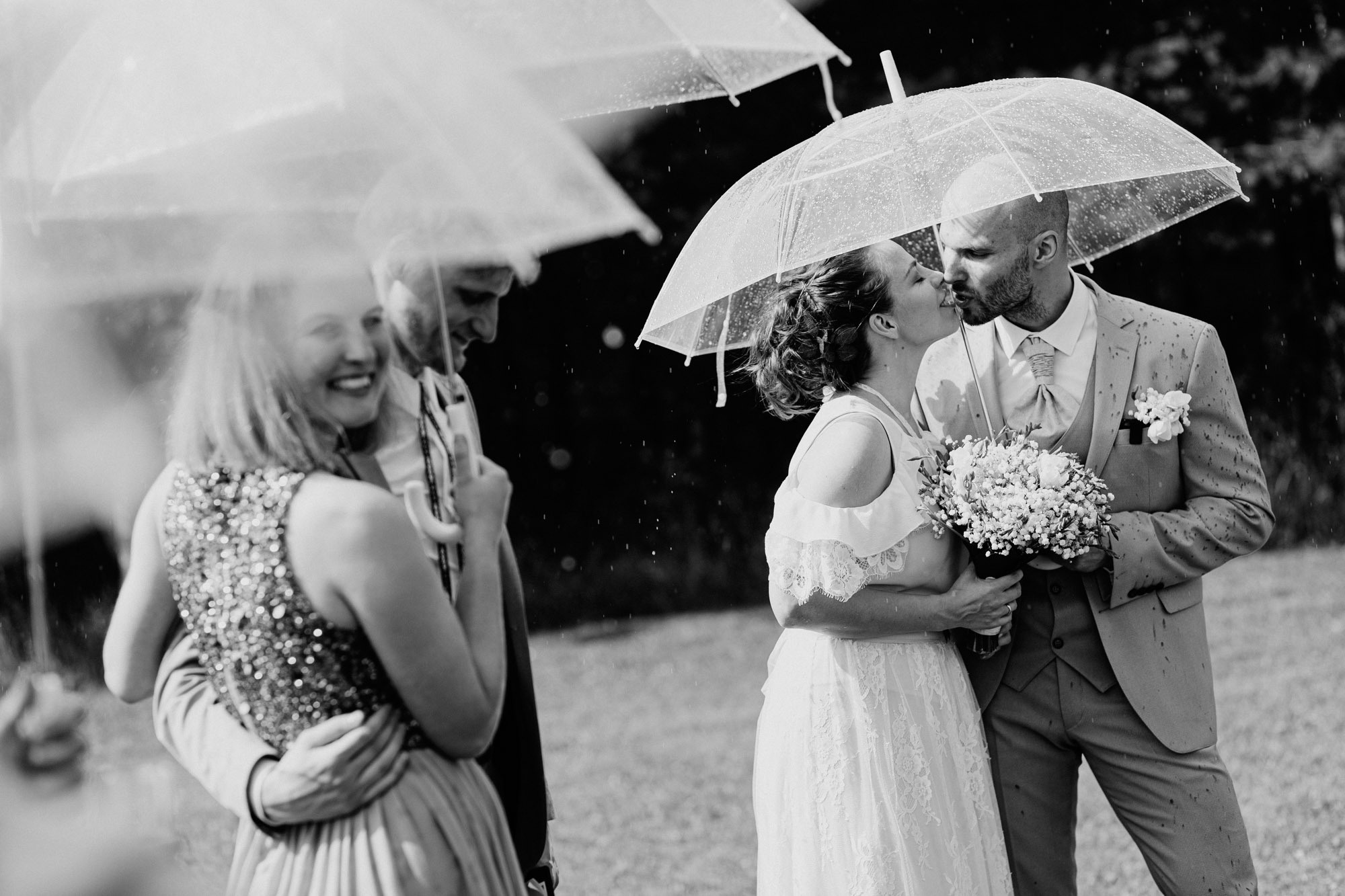 Kāzu svinības Siguldas kalnā, pie dabas viesu namā Kamēlijas