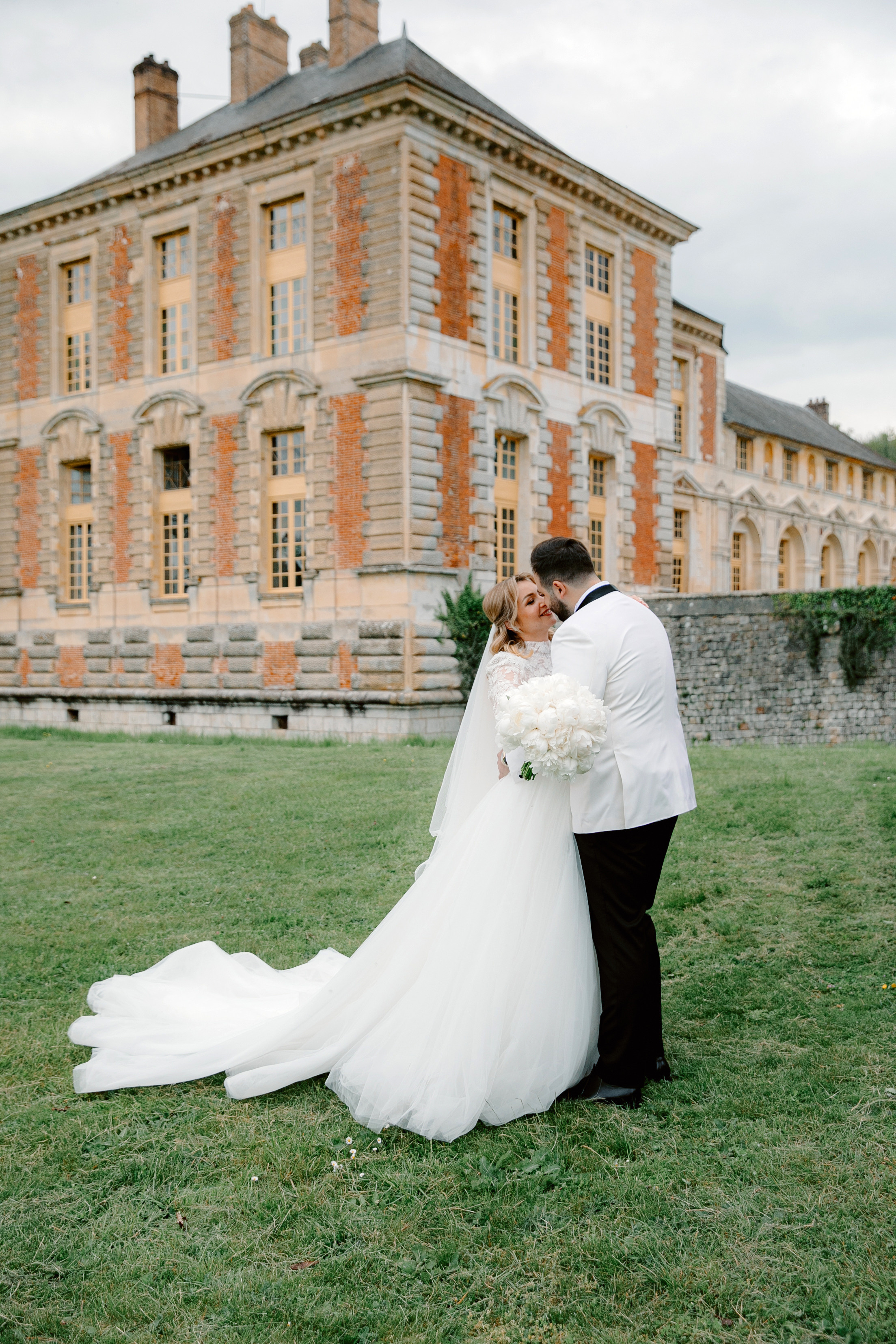 Chateau de Vallery France Cristian&Calina Wedding 2023. Iurkovski PHOTOGRAPHY in Europe. Luxury destination weddings and events