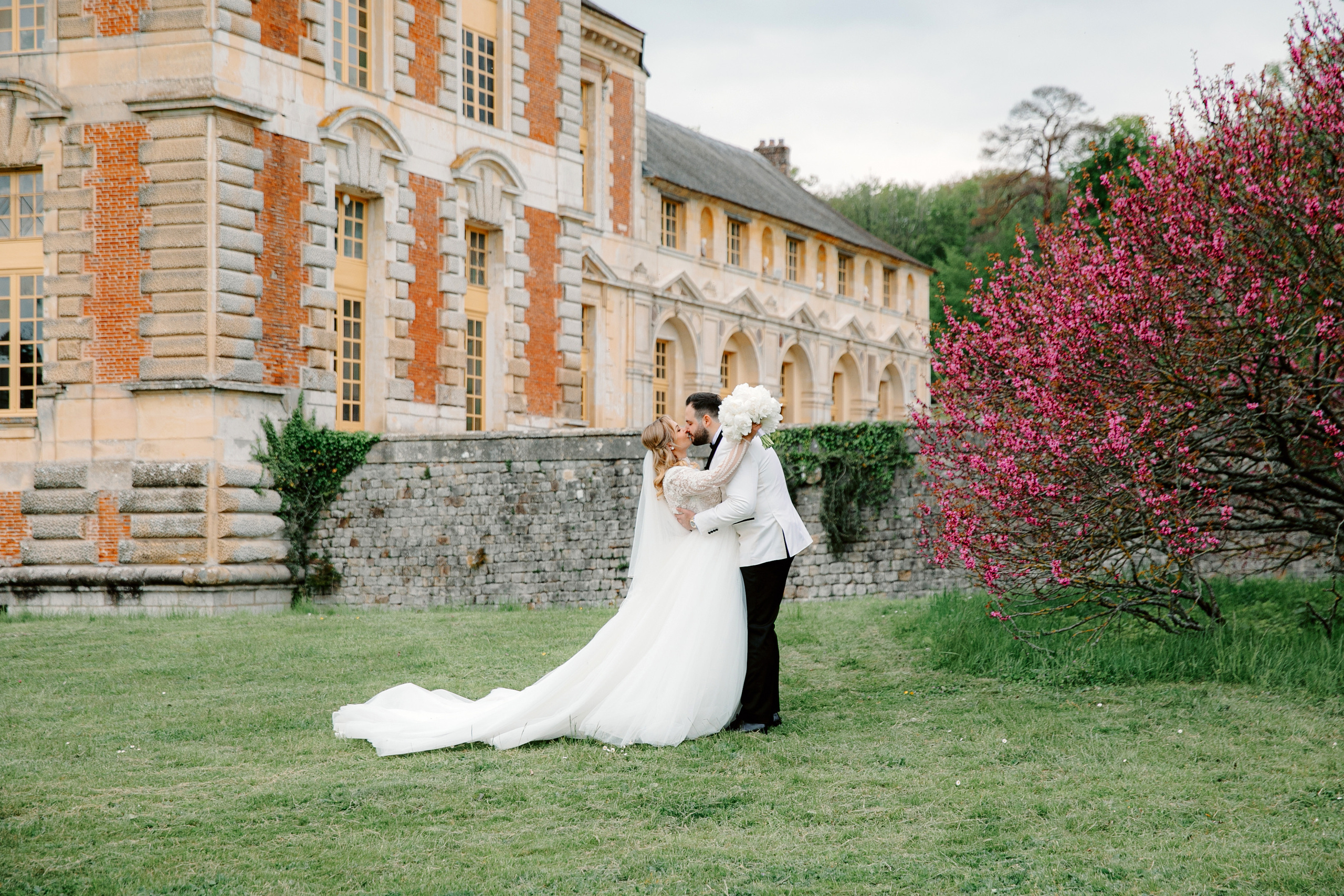 Chateau de Vallery France Cristian&Calina Wedding 2023. Iurkovski PHOTOGRAPHY in Europe. Luxury destination weddings and events