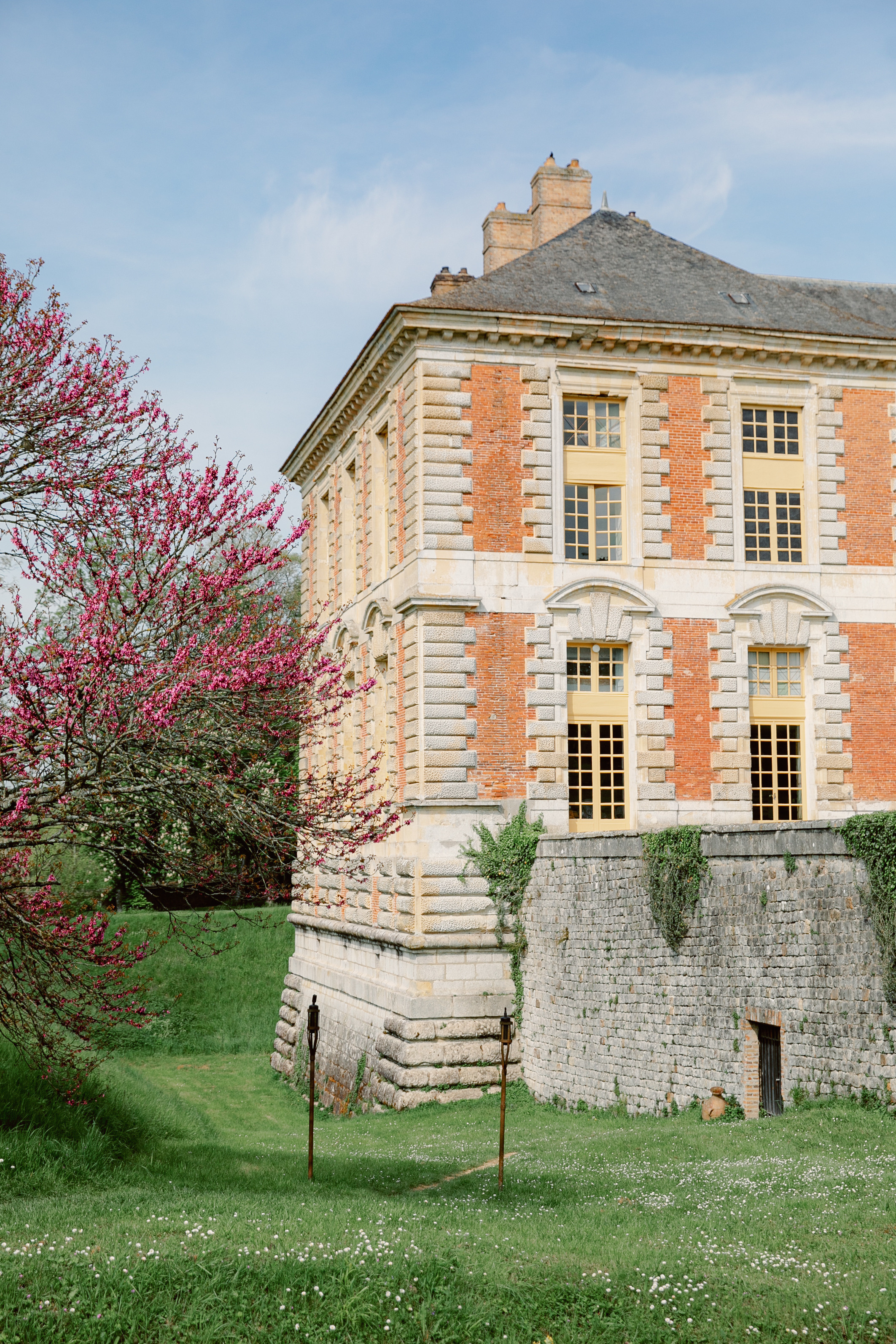 Chateau de Vallery France Cristian&Calina Wedding 2023. Iurkovski PHOTOGRAPHY in Europe. Luxury destination weddings and events