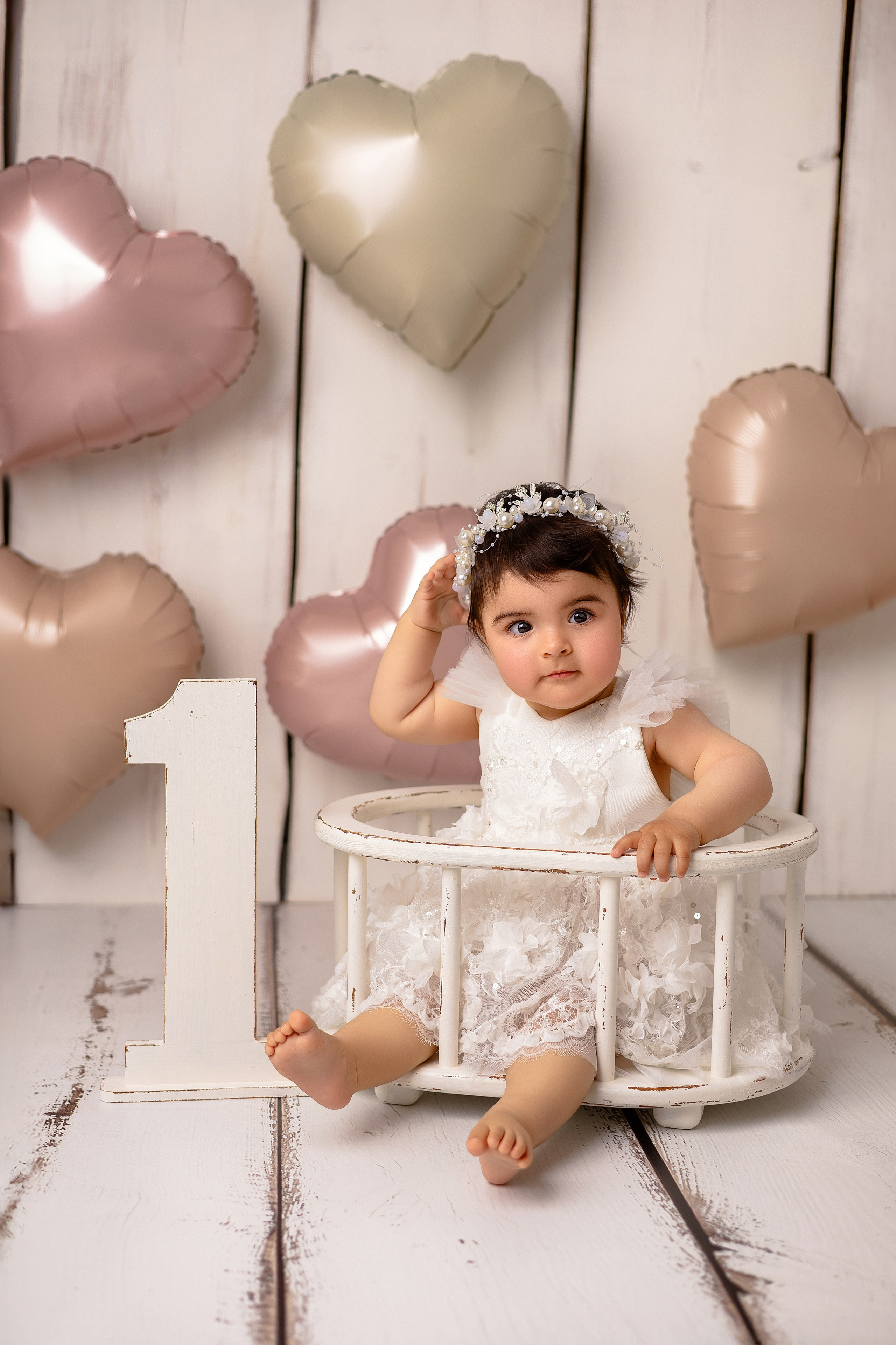 Erste Geburtstag „Cake Smash“. Neugeborene- Schwangerschaft- und Kinder Fotografin in Lehre