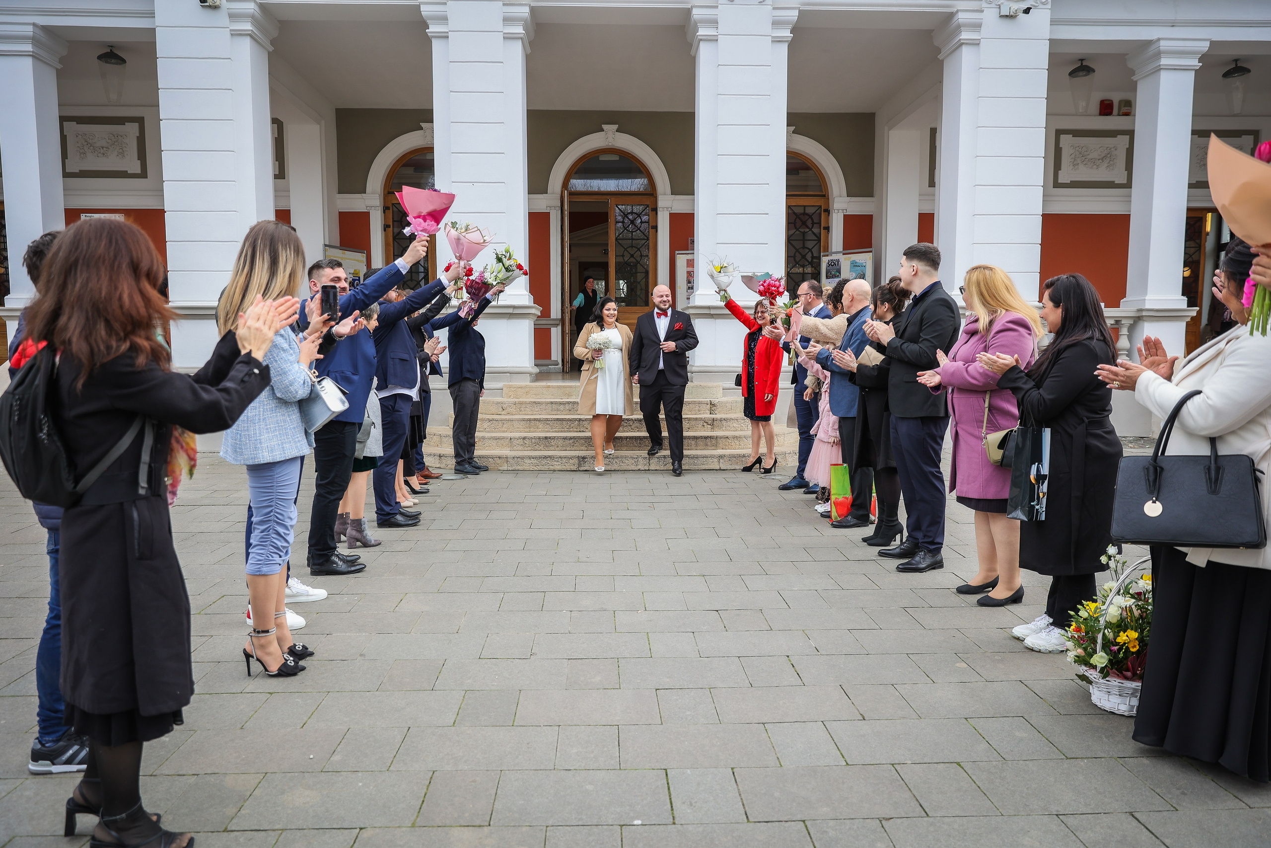 Andreea & Radu — simplu, autentic, al lor. Rares Bucur is a professional wedding photographer based in Cluj-Napoca, Romania, specializing in wedding photography