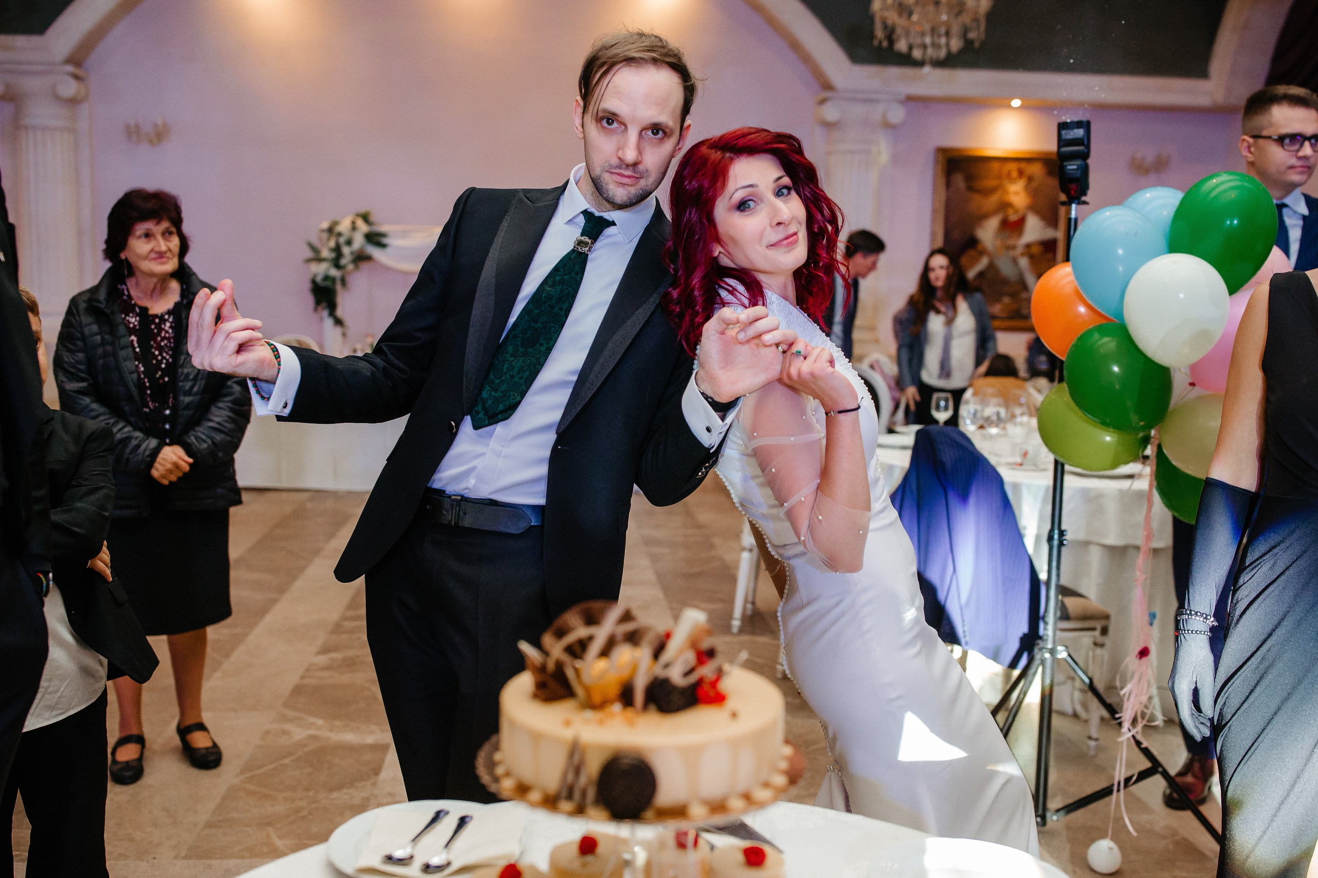 Nunta Elena & Tudor — Fotografie de nuntă în stil natural și elegant. Rares Bucur is a professional wedding photographer based in Cluj-Napoca, Romania, specializing in wedding photography