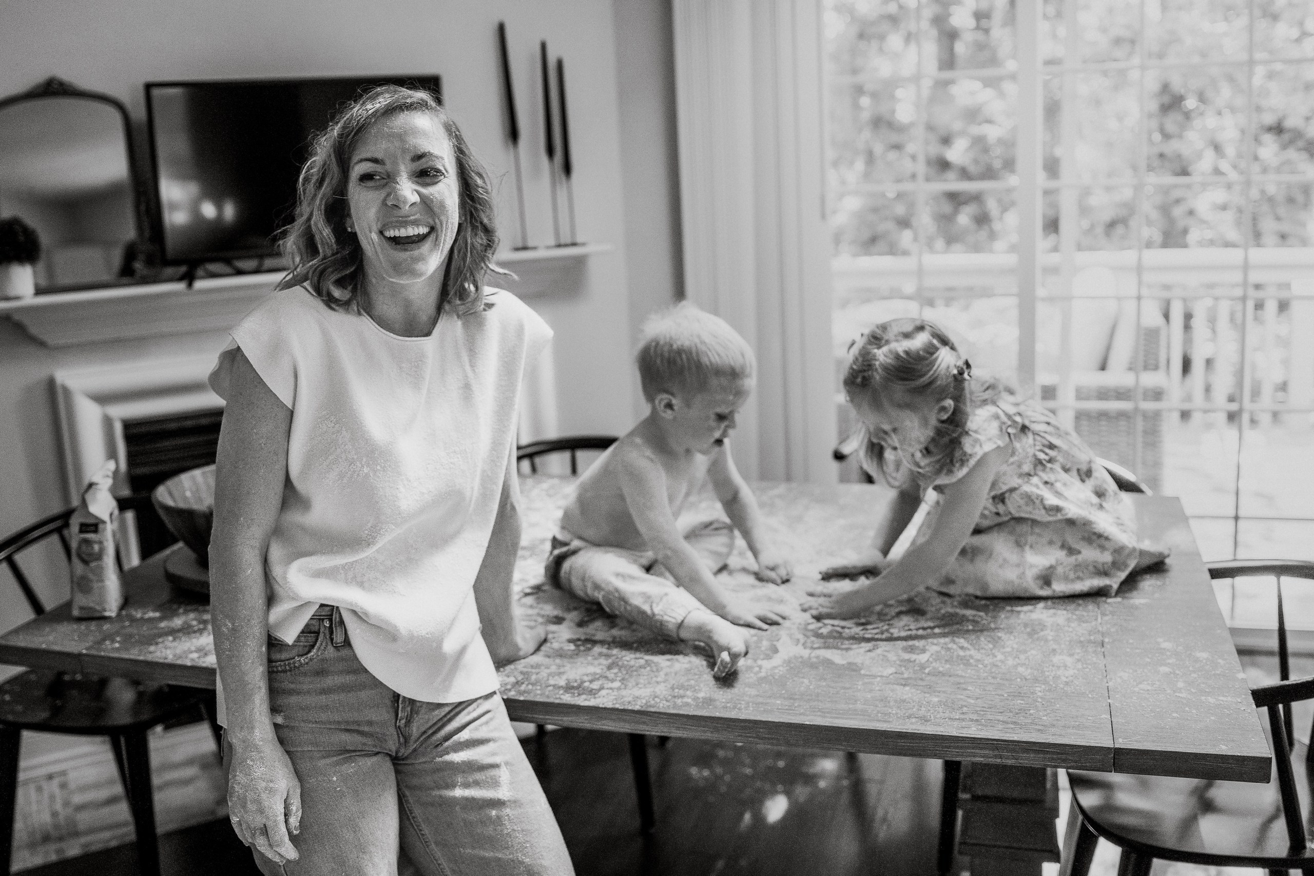Kristin, Beau, Sonny. At home. Alisa Tant — Family and newborn photographer Bucks County, Montgomery county, Philadelphia, NJ