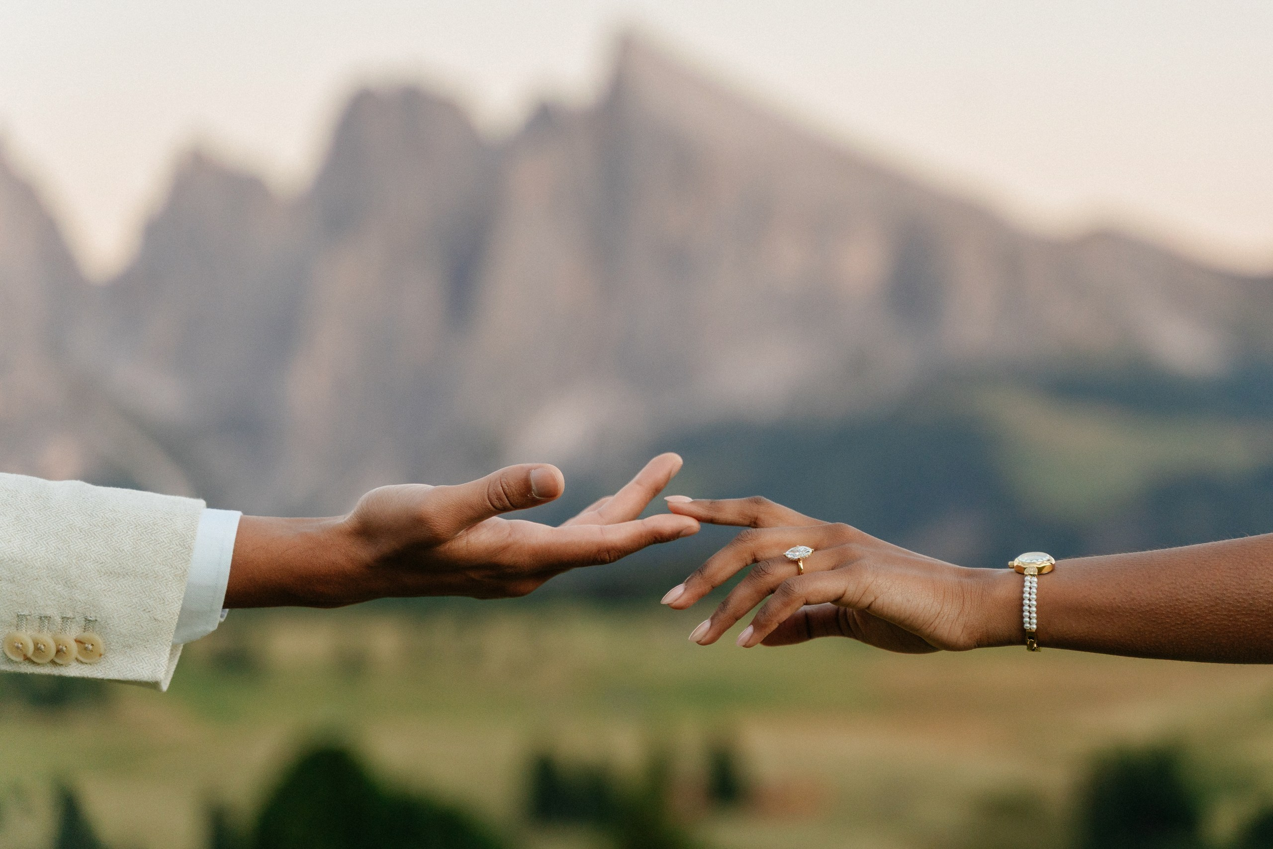 N & M (Alpe di Siusi, Dolomites, Italy). Marriage Proposal Photographer in Verona, Lake Garda and Dolomites| Diana Fedrigo