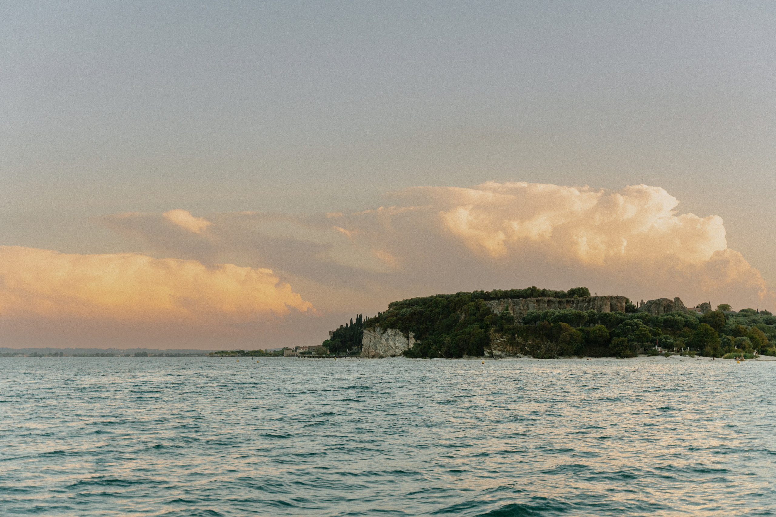 J & A (Sirmione, Lake Garda, Italy). Marriage Proposal Photographer in Verona, Lake Garda and Dolomites| Diana Fedrigo