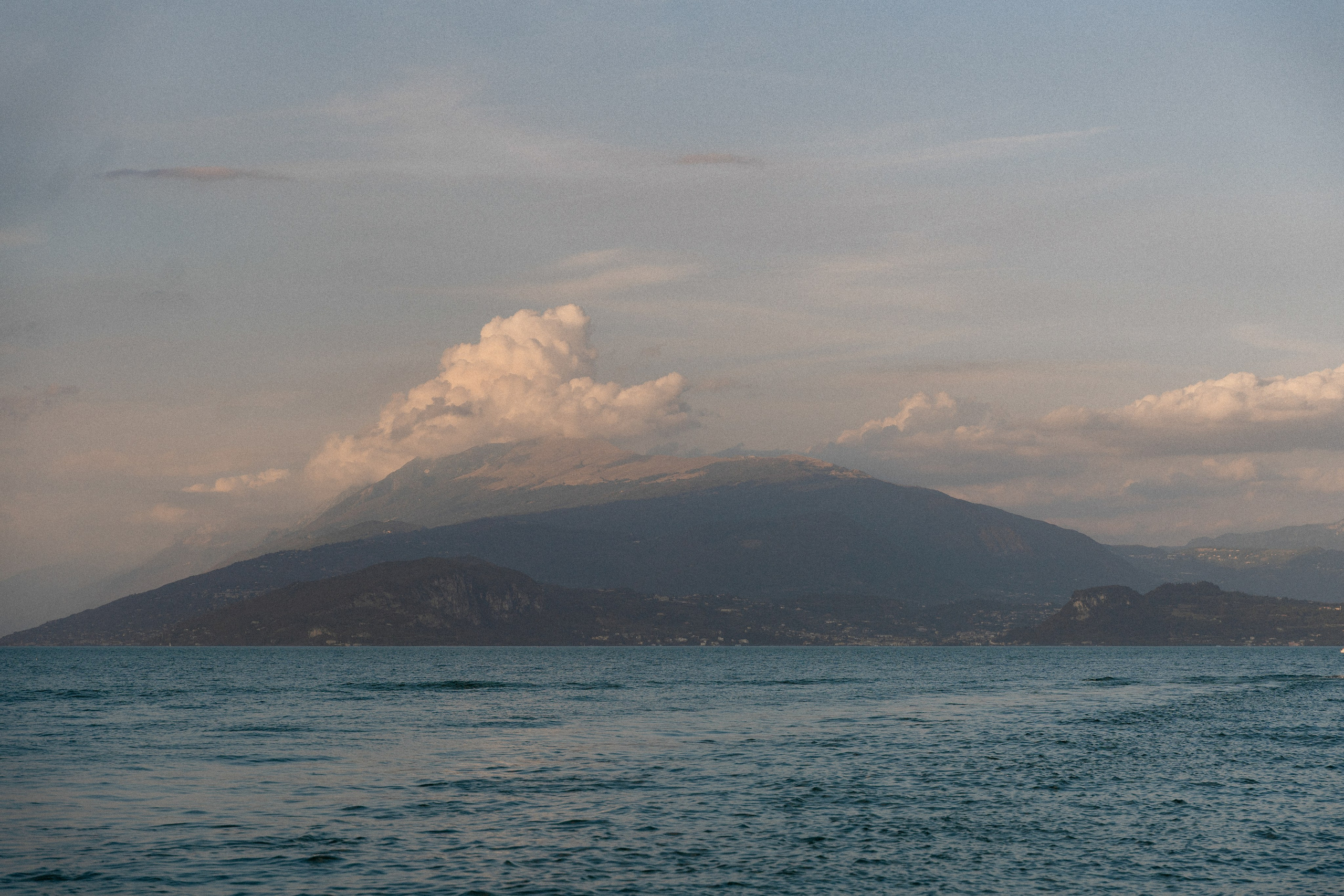 J & A (Sirmione, Lake Garda, Italy). Marriage Proposal Photographer in Verona, Lake Garda and Dolomites| Diana Fedrigo